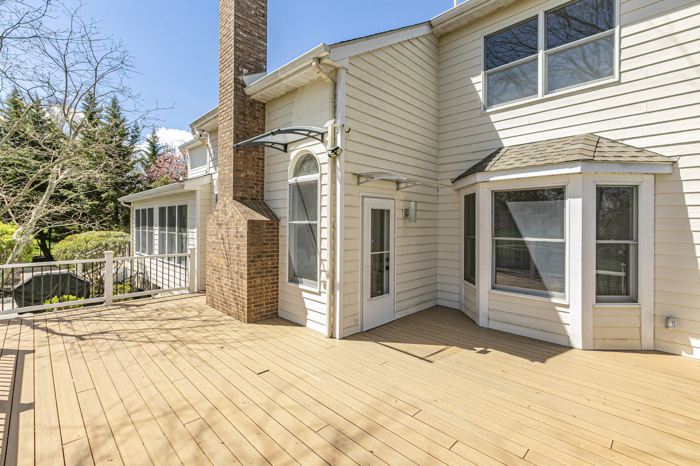  Newly Updated Ettl Farm Home on an Exceptional Lot - 物件實景