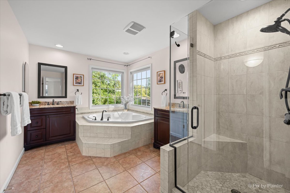 Grayslake, Illinois, 60030, United States, 4 Bedrooms Bedrooms, ,3 BathroomsBathrooms,Residential,For Sale,1992794