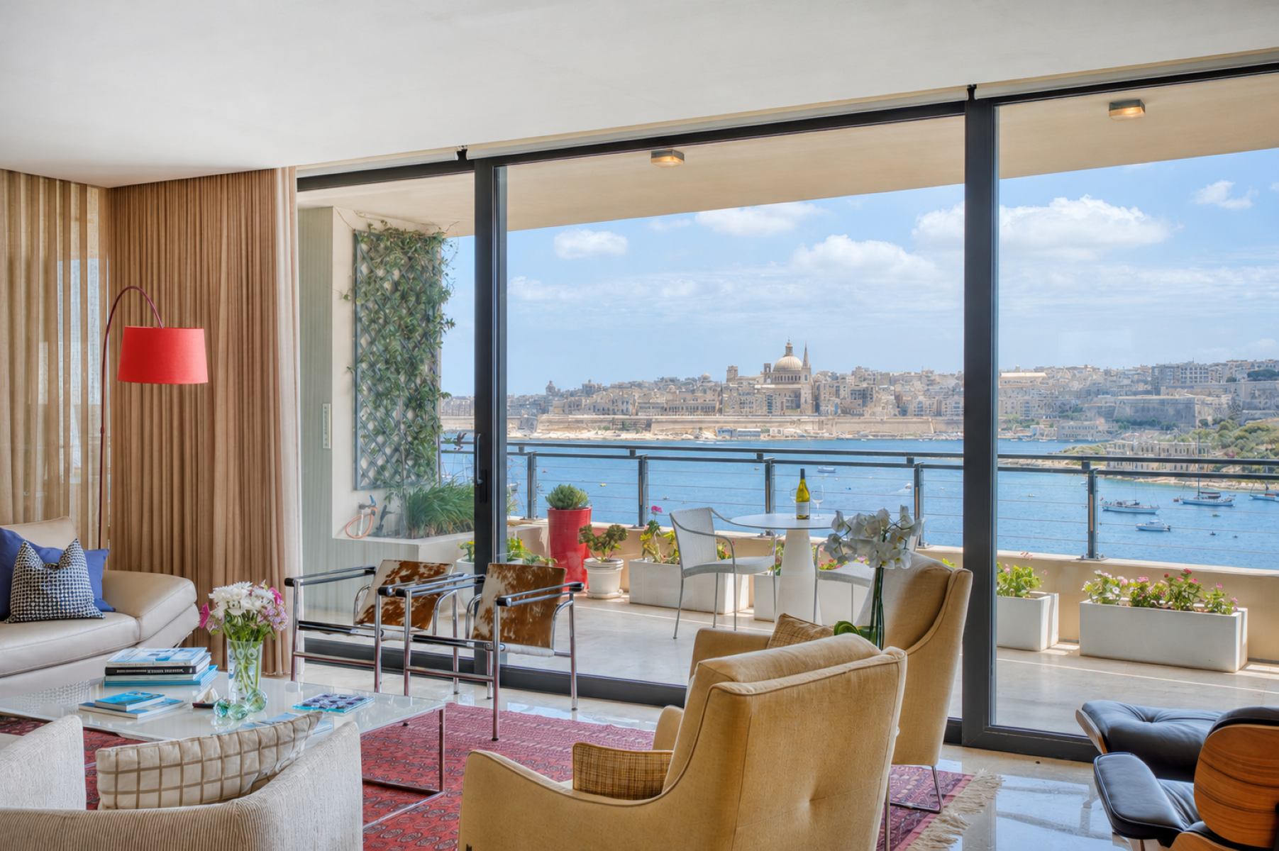  One of a Kind Waterfront Apartment with Exceptional Views - 物件實景