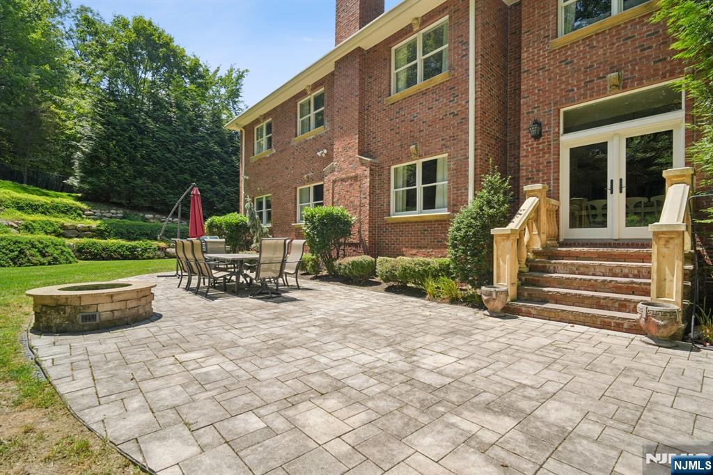 Oakland, New Jersey, 07436, United States, 5 Bedrooms Bedrooms, ,5 BathroomsBathrooms,Residential,For Sale,1907323