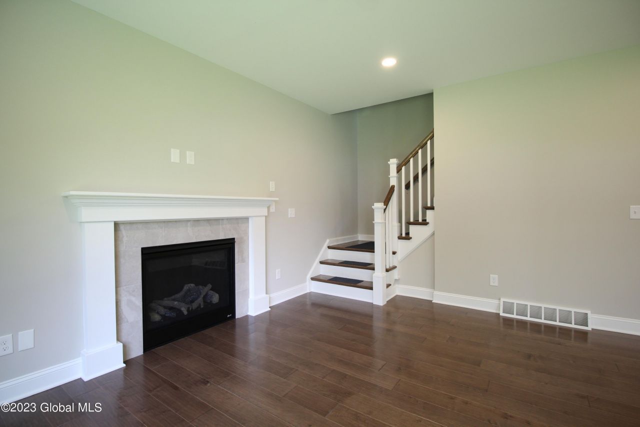 Clifton Park, New York, 12065, United States, 4 Bedrooms Bedrooms, ,3 BathroomsBathrooms,Residential,For Sale,1933145