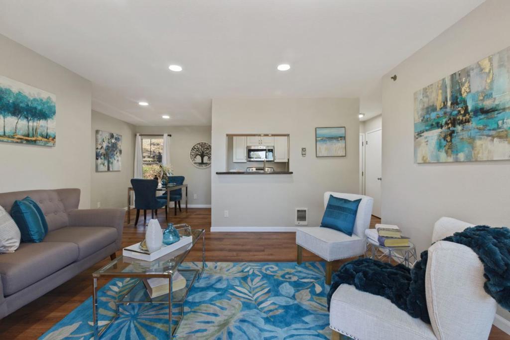 Hayward, California, 94544, United States, 2 Bedrooms Bedrooms, ,2 BathroomsBathrooms,Residential,For Sale,1983988