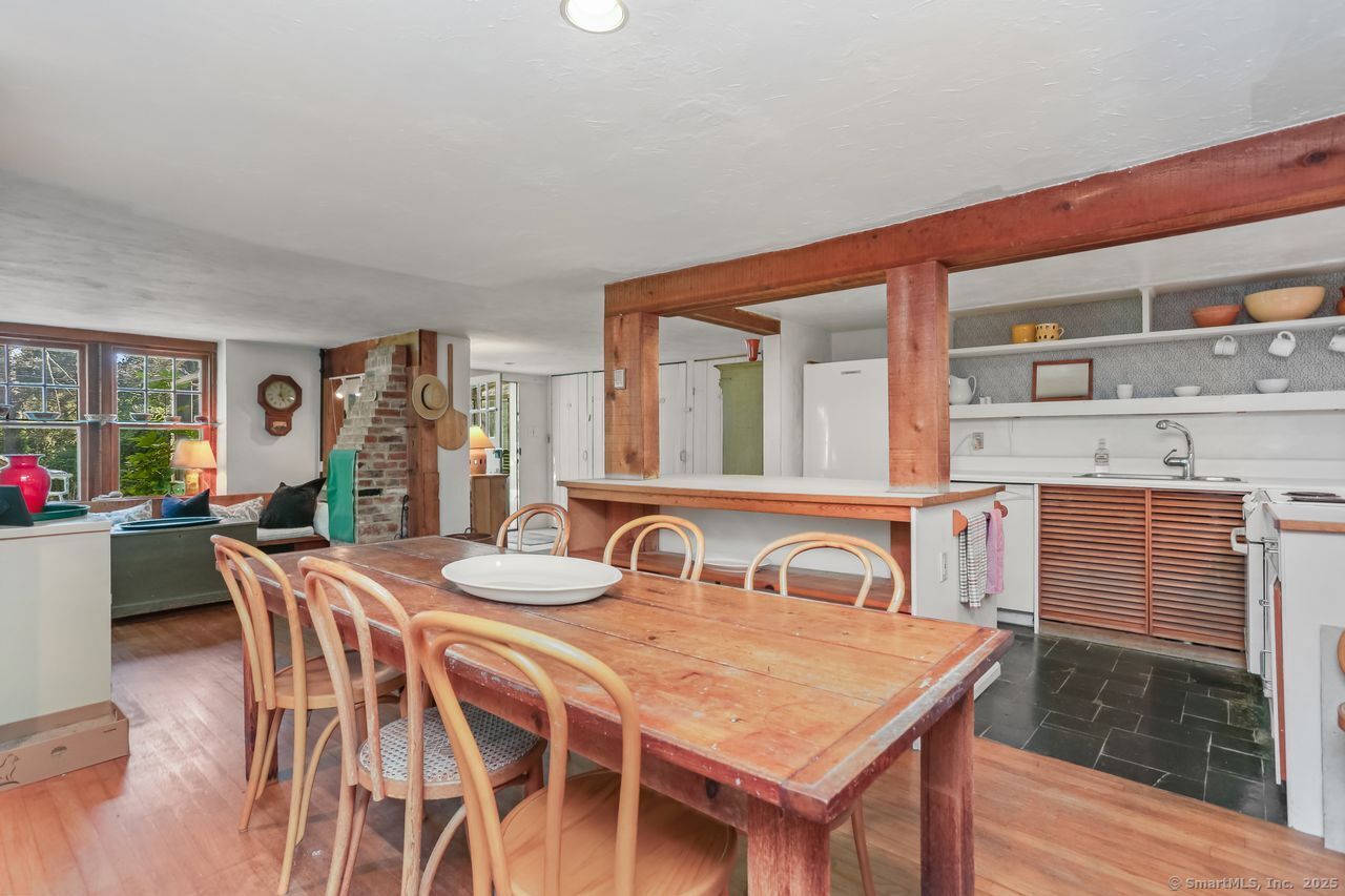 Westport, Connecticut, 06880, United States, 4 Bedrooms Bedrooms, ,3 BathroomsBathrooms,Residential,For Sale,1938739