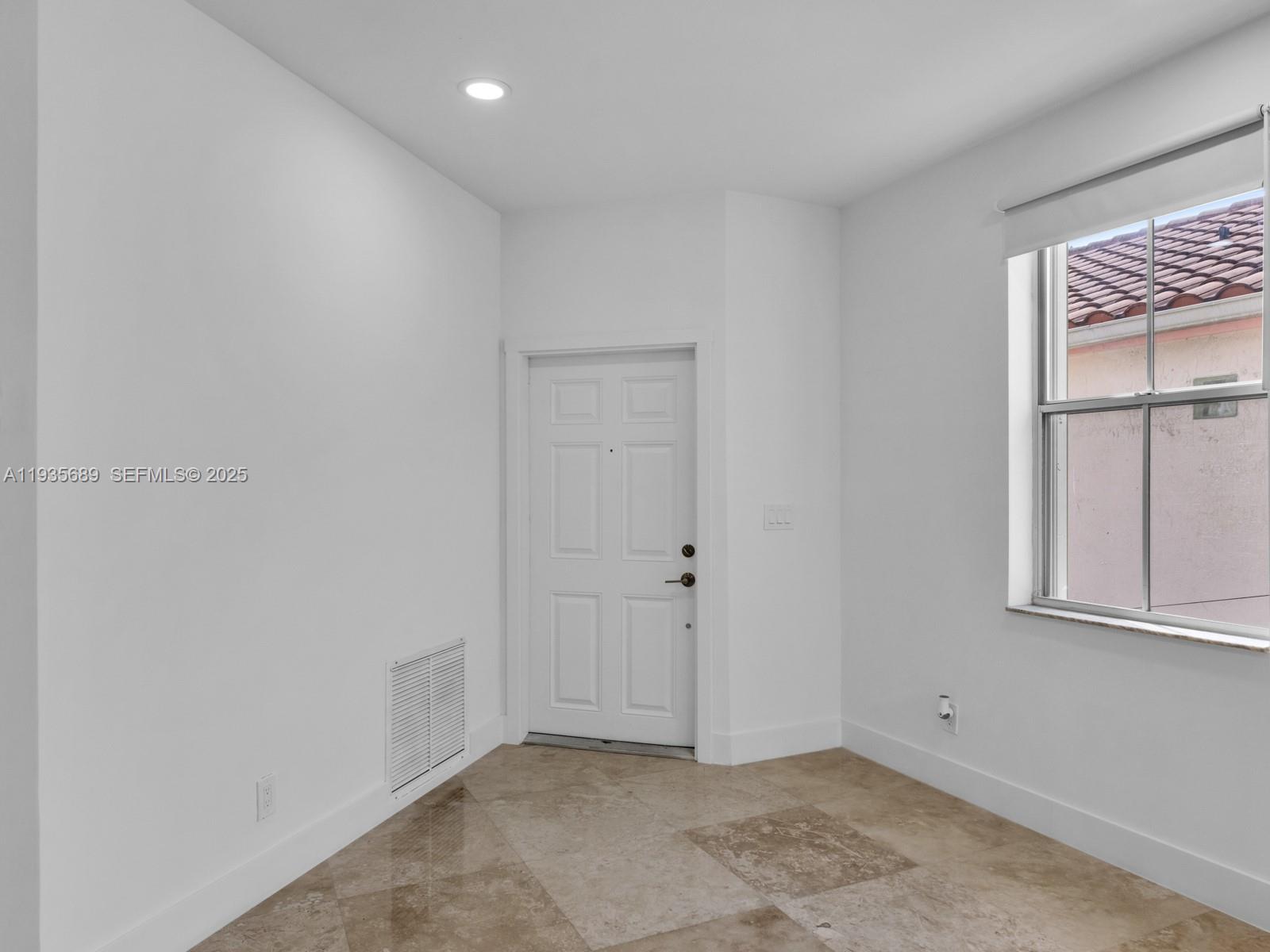 Pembroke Pines, Florida, 33029, United States, 3 Bedrooms Bedrooms, ,2 BathroomsBathrooms,Residential,For Sale,2006378