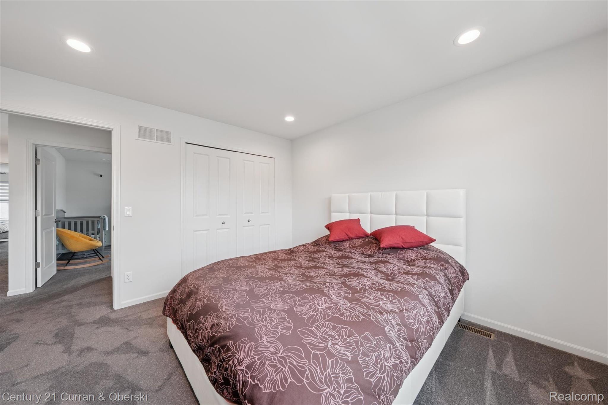 Ferndale, Michigan, 48220, United States, 3 Bedrooms Bedrooms, ,3 BathroomsBathrooms,Residential,For Sale,1984138