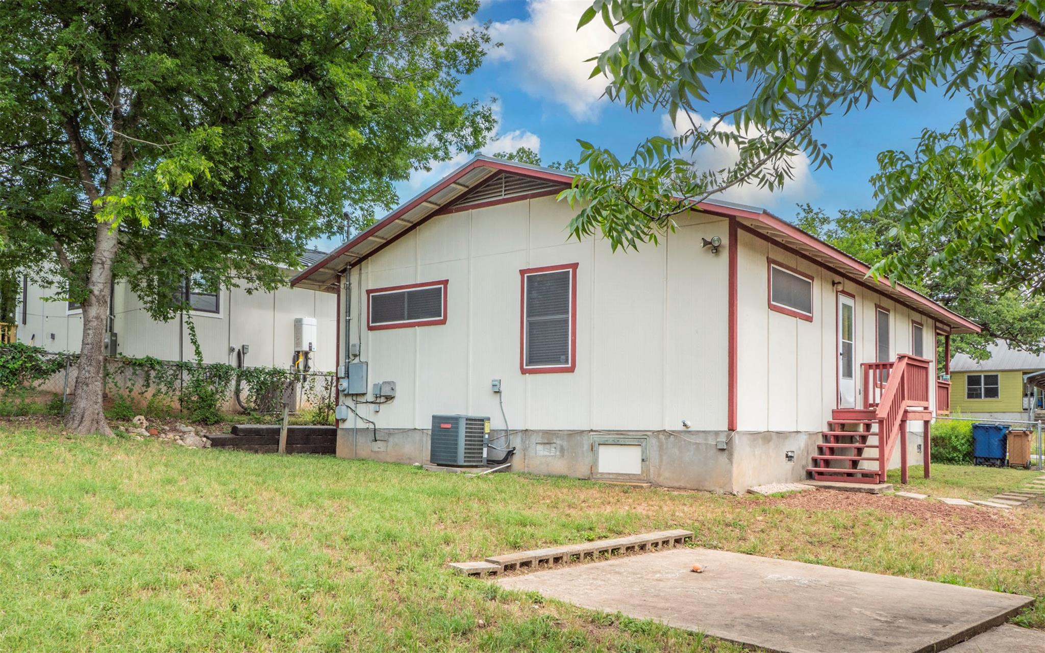 Austin, Texas, 78702, United States, 3 Bedrooms Bedrooms, ,1 BathroomBathrooms,Residential,For Sale,1887406