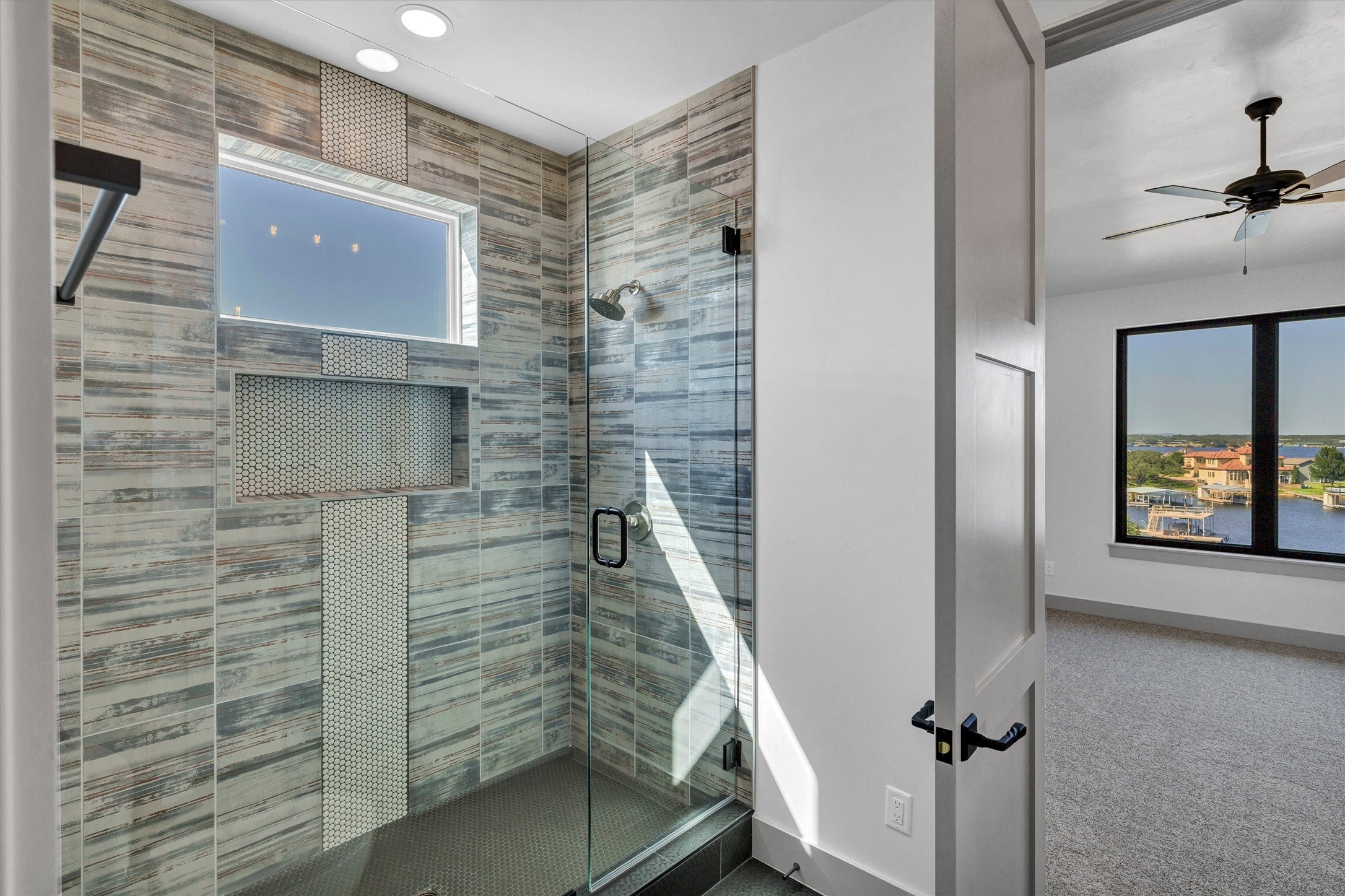 Graford, Texas, 76449, United States, 5 Bedrooms Bedrooms, ,6 BathroomsBathrooms,Residential,For Sale,1980224