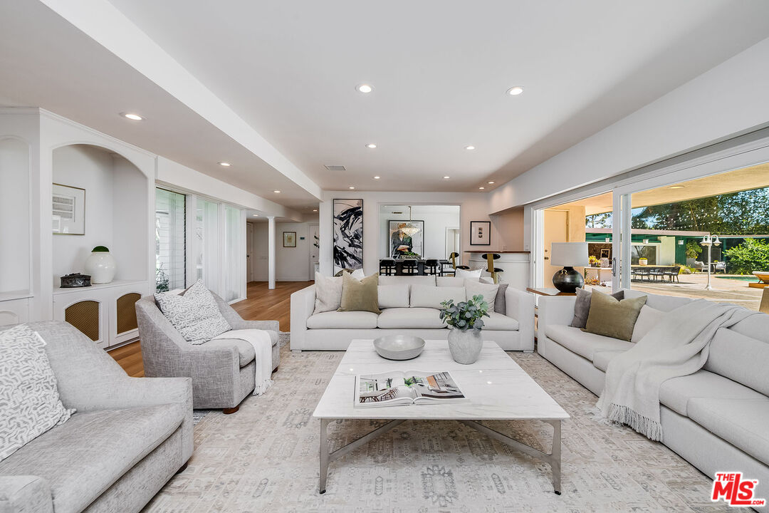 Beverly Hills, California, 90210, United States, 6 Bedrooms Bedrooms, ,6 BathroomsBathrooms,Residential,For Sale,1793530