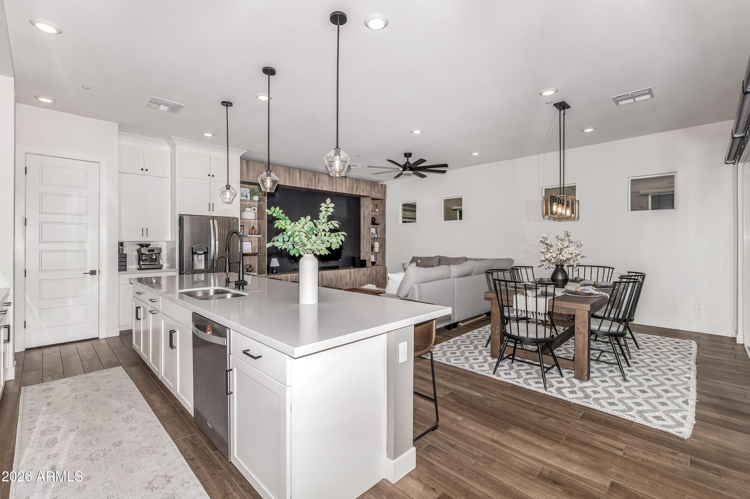 Chandler, Arizona, 85286, United States, 4 Bedrooms Bedrooms, ,4 BathroomsBathrooms,Residential,For Sale,2010447