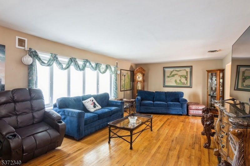 Mountainside Boro, New Jersey, 07092, United States, 5 Bedrooms Bedrooms, ,3 BathroomsBathrooms,Residential,For Sale,1901870
