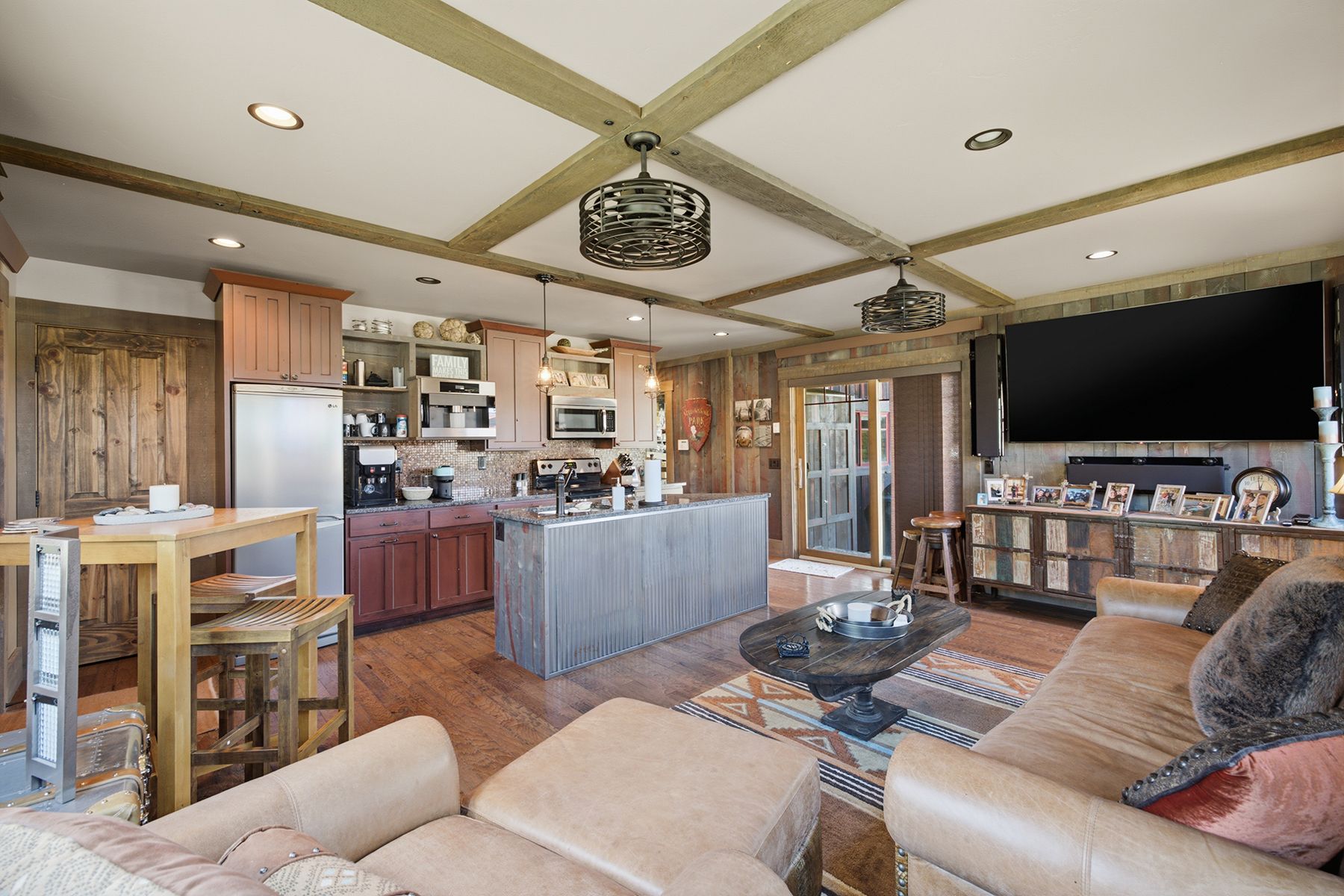  Elevated Living at Alpine Airpark - 物件實景
