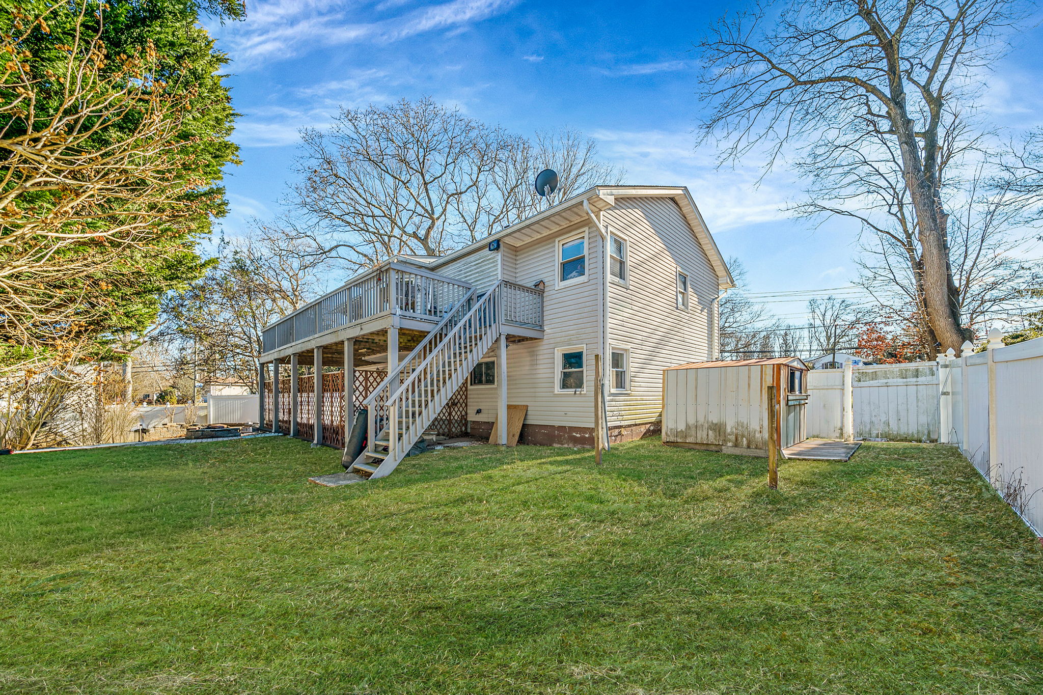 Ronkonkoma, New York, 11779, United States, 4 Bedrooms Bedrooms, ,2 BathroomsBathrooms,Residential,For Sale,2009312