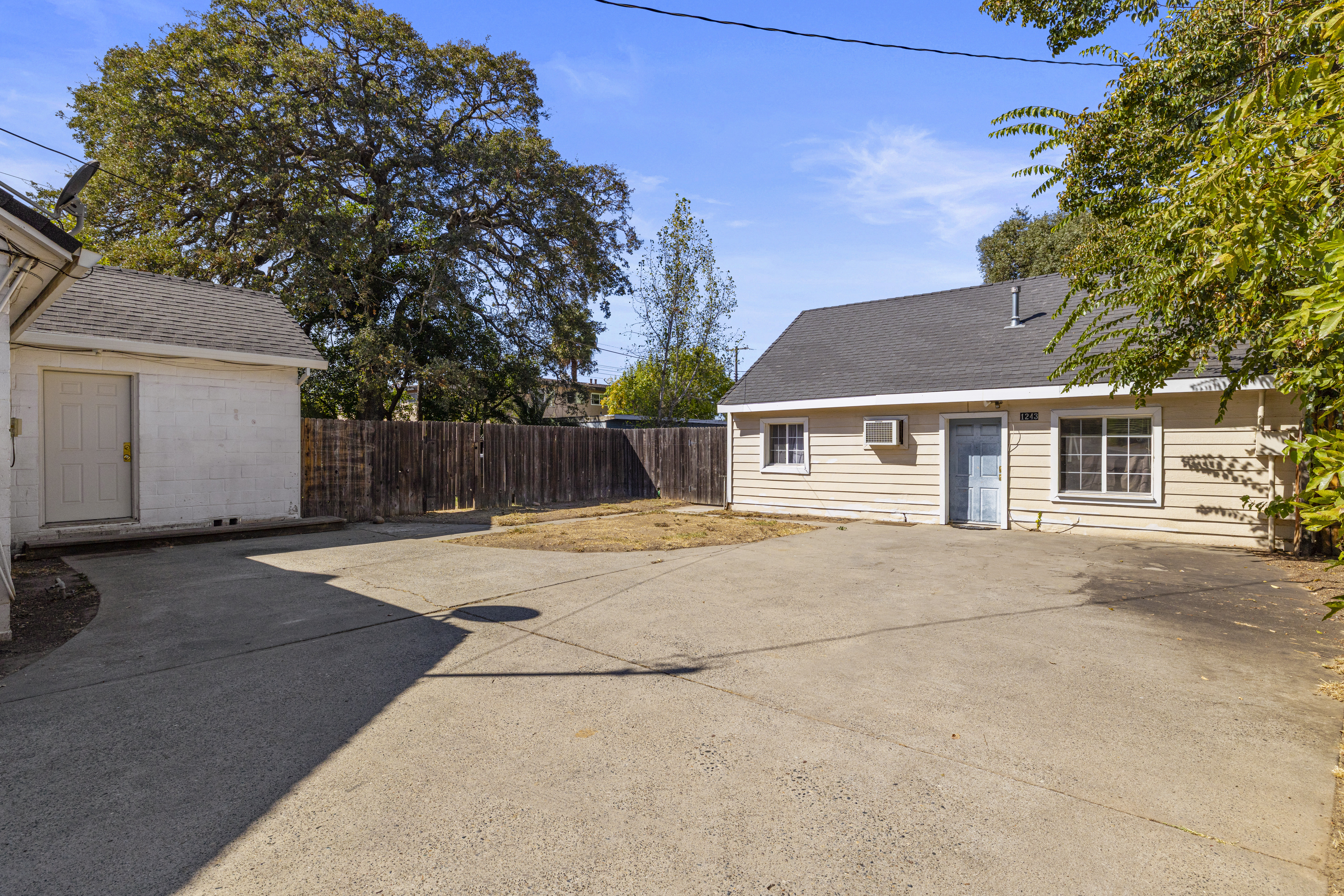  1241 Arcade Boulevard, Sacramento, CA 95815 - 物件實景