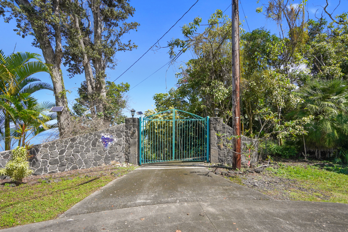Captain Cook, Hawaii, 96704, United States, 2 Bedrooms Bedrooms, ,2 BathroomsBathrooms,Residential,For Sale,1941620