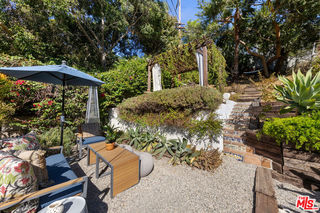 Los Angeles, California, 90026, United States, 3 Bedrooms Bedrooms, ,3 BathroomsBathrooms,Residential,For Sale,2003462