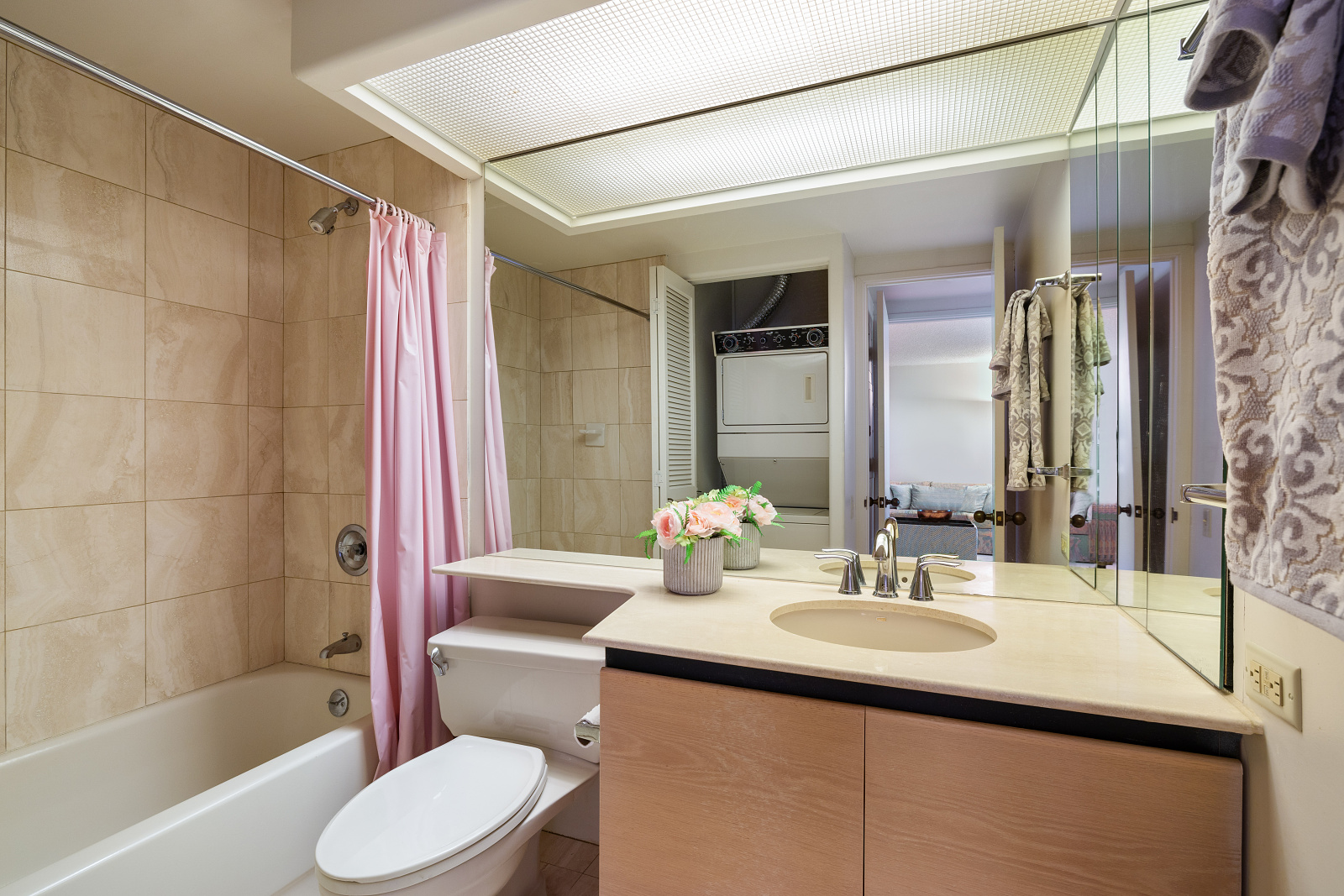 Honolulu, Hawaii, 96817, United States, 2 Bedrooms Bedrooms, ,2 BathroomsBathrooms,Residential,For Sale,1921275