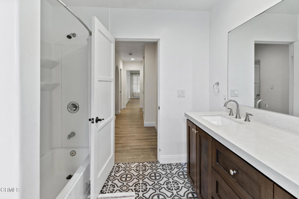 Los Angeles, California, 90035, United States, ,Residential,For Sale,1691195