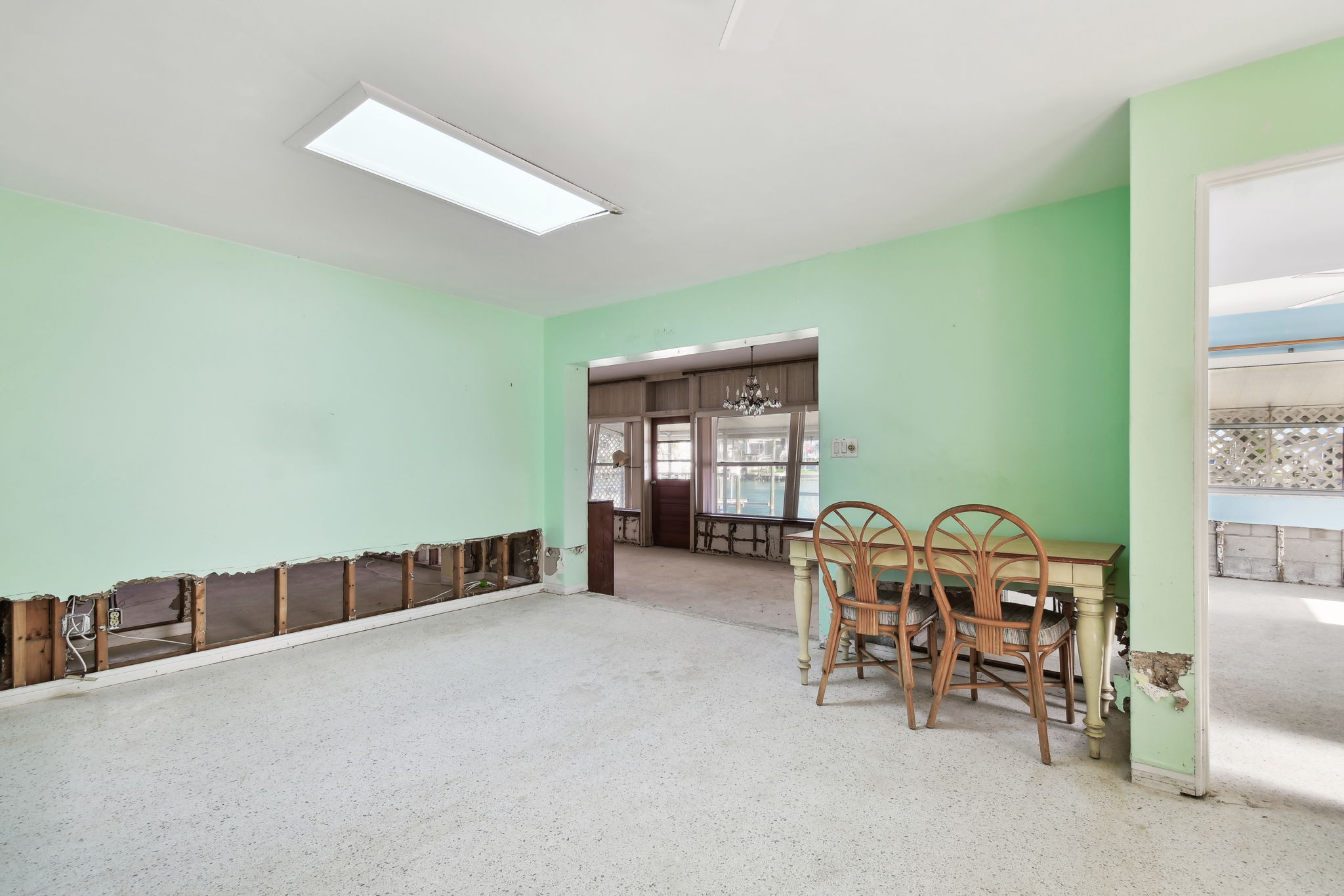 Madeira Beach, Florida, 33708, United States, 3 Bedrooms Bedrooms, ,2 BathroomsBathrooms,Residential,For Sale,1943278