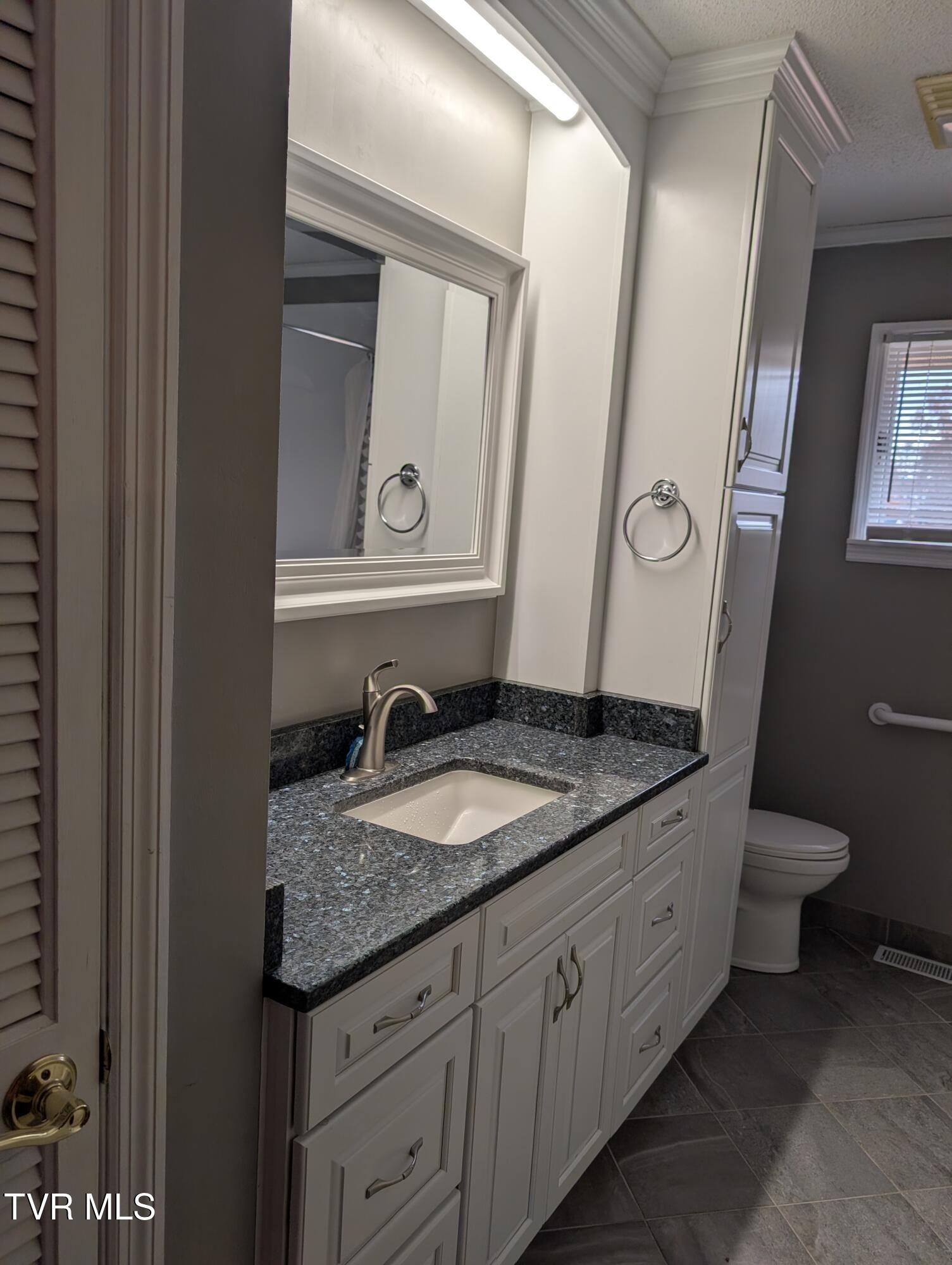 Johnson City, Tennessee, 37604, United States, 4 Bedrooms Bedrooms, ,3 BathroomsBathrooms,Residential,For Sale,1978550