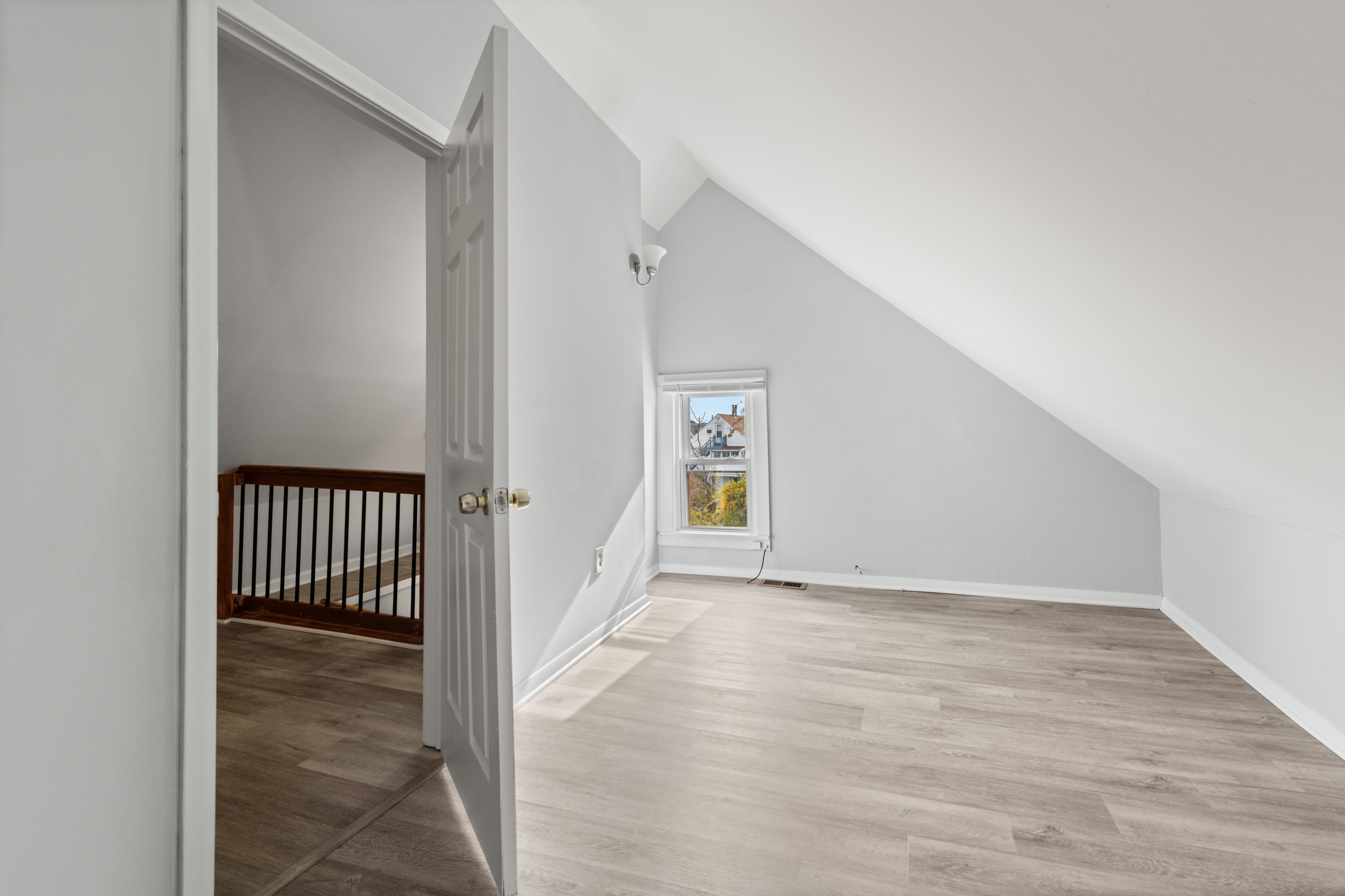 West Haven, Connecticut, 06516, United States, 5 Bedrooms Bedrooms, ,4 BathroomsBathrooms,Residential,For Sale,1991018