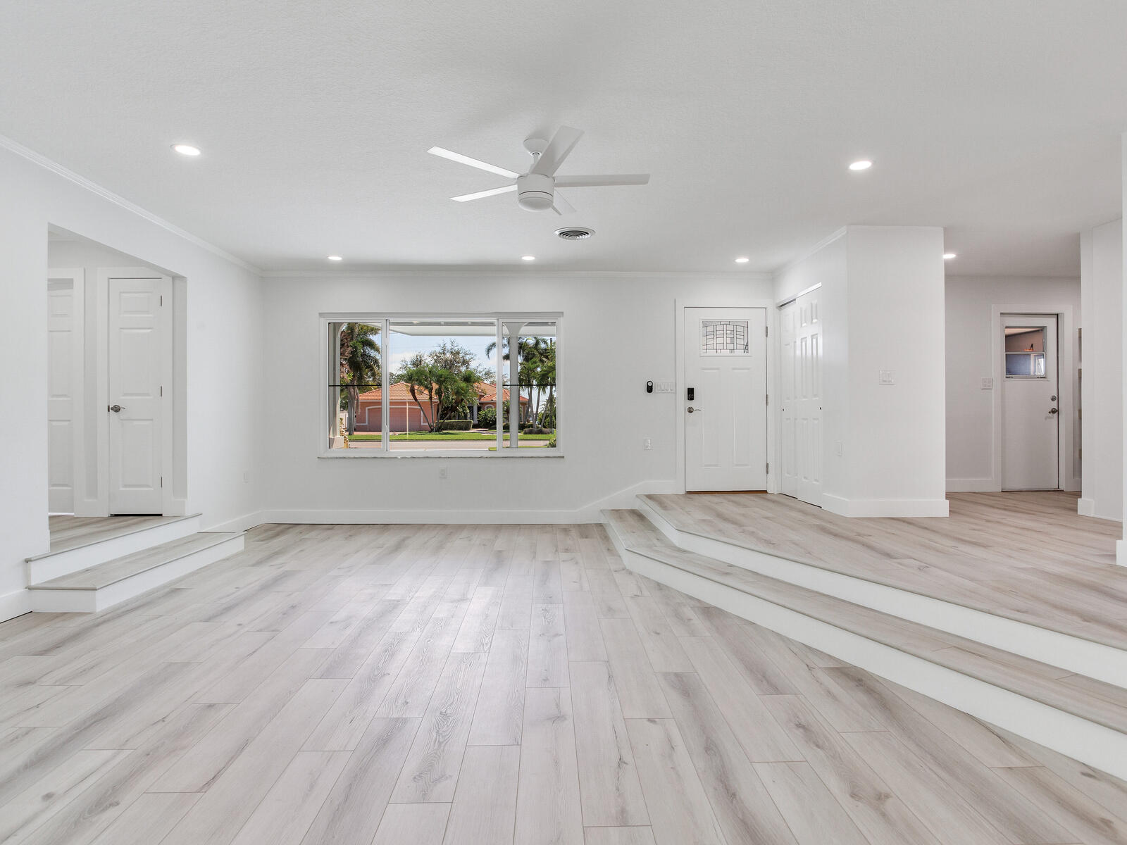 Treasure Island, Florida, 33706, United States, 3 Bedrooms Bedrooms, ,2 BathroomsBathrooms,Residential,For Sale,1981949