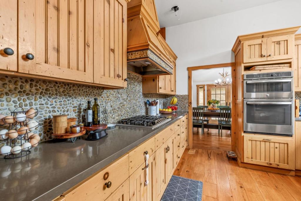 Salinas, California, 93907, United States, 3 Bedrooms Bedrooms, ,4 BathroomsBathrooms,Residential,For Sale,1974769