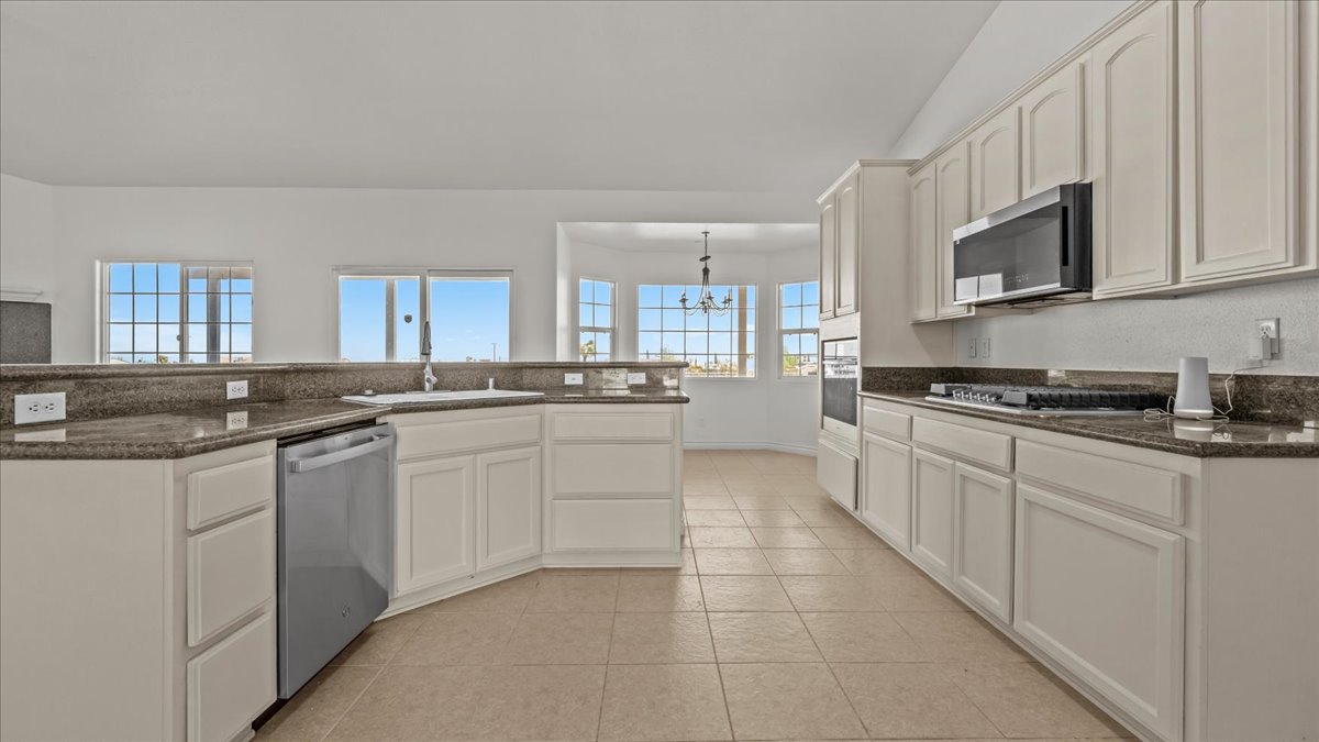 Phelan, California, 92371, United States, 4 Bedrooms Bedrooms, ,3 BathroomsBathrooms,Residential,For Sale,1983019