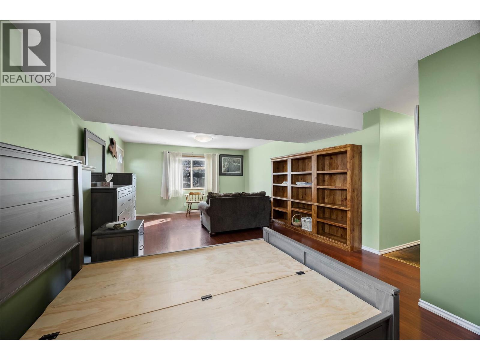 KAMLOOPS, British Columbia, V1S 1X9, CA, 4 Bedrooms Bedrooms, ,2 BathroomsBathrooms,Residential,For Sale,1950307