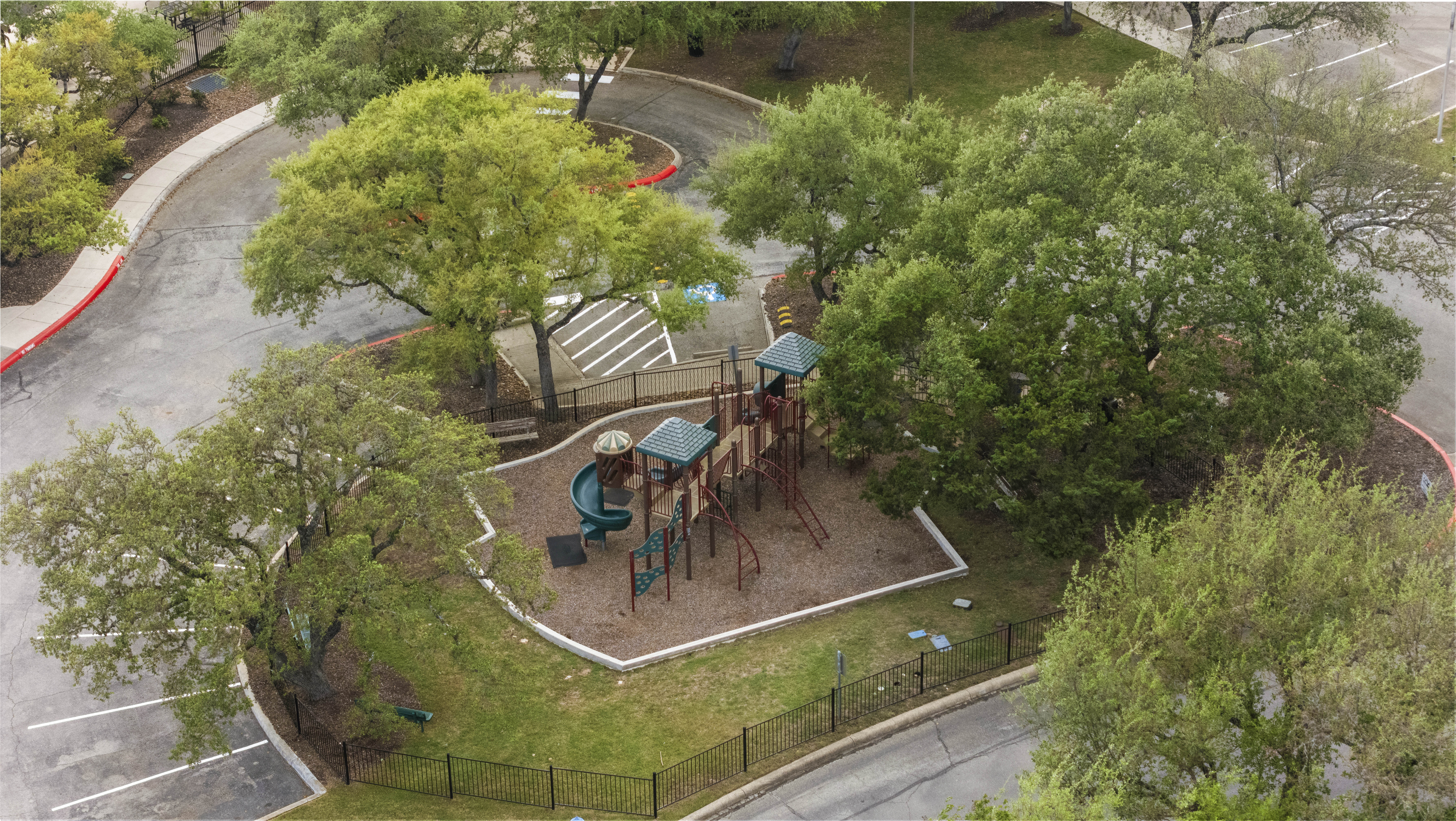  A Rare Vineyard Find: Greenbelt, Fully Renovated with Elevated Outdoor Living - 物件實景