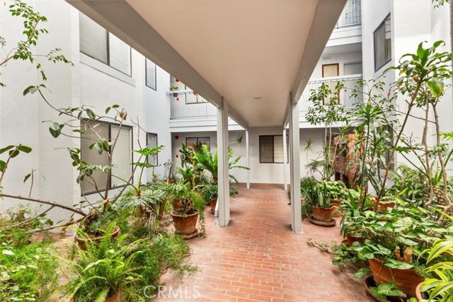 West Hollywood, California, 90046, United States, 2 Bedrooms Bedrooms, ,2 BathroomsBathrooms,Residential,For Sale,1992442