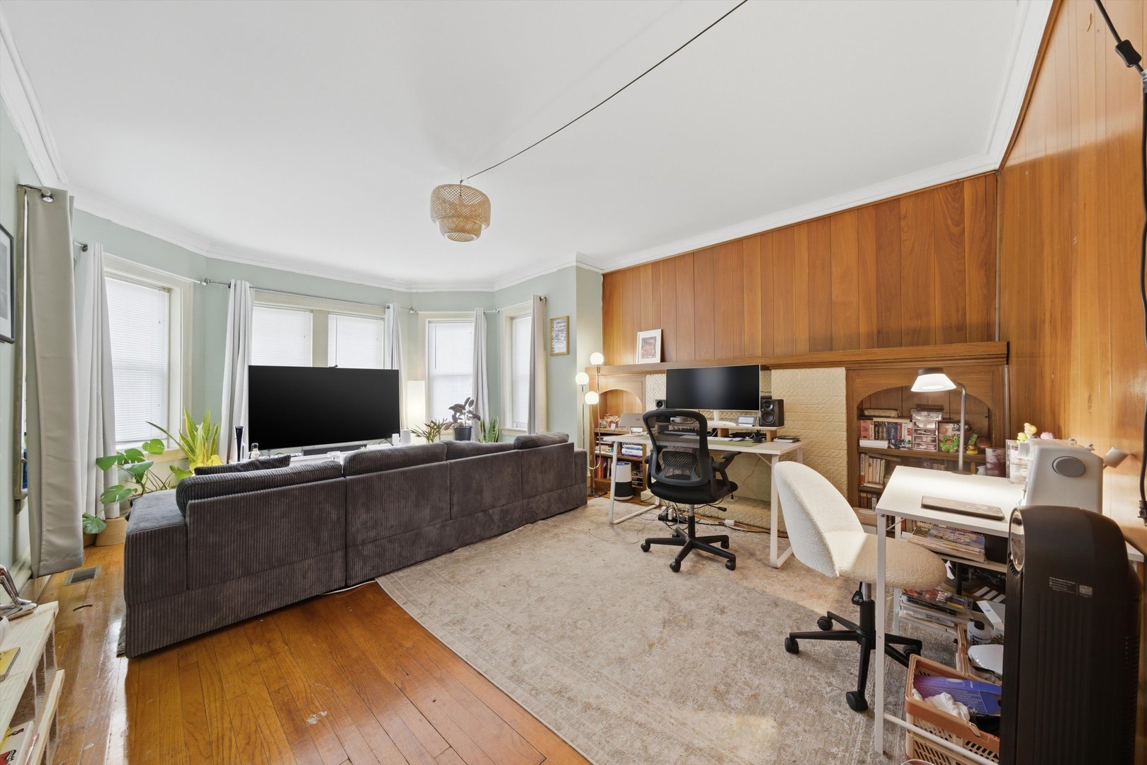 Chicago, Illinois, 60659, United States, 9 Bedrooms Bedrooms, ,Residential,For Sale,2040474