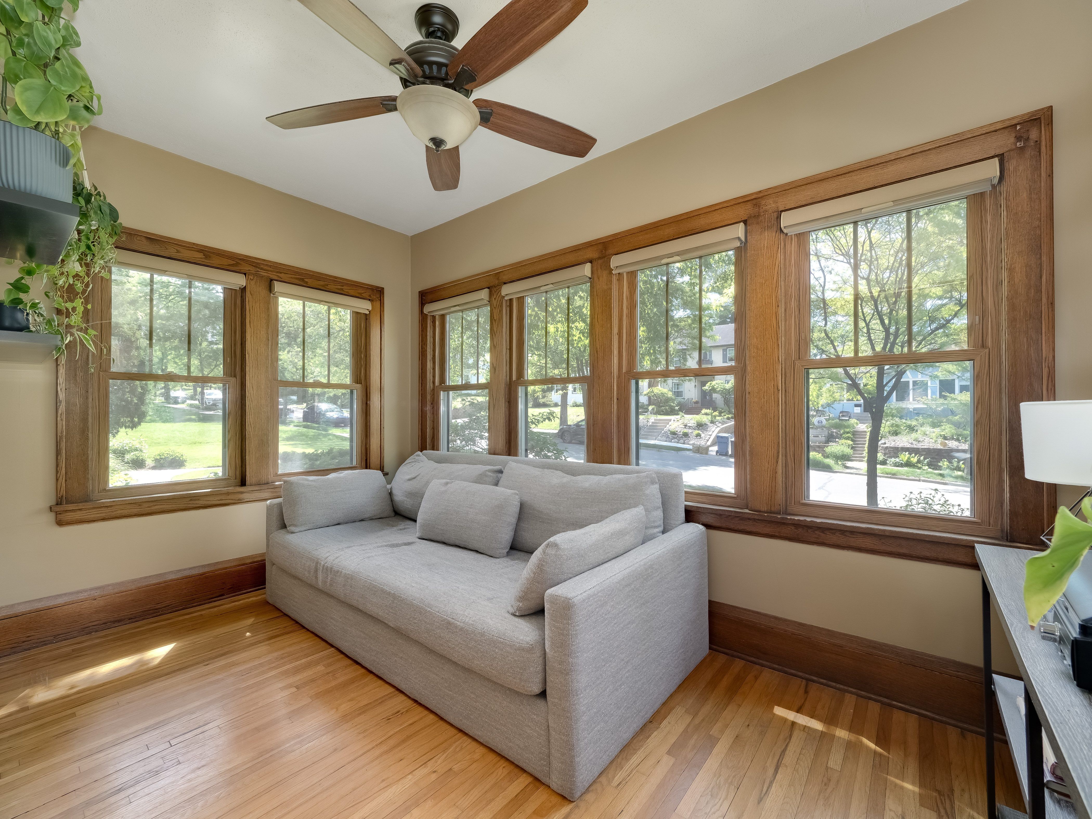  Renovated Lynnhurst Charmer Near Minnehaha Parkway - 物件實景