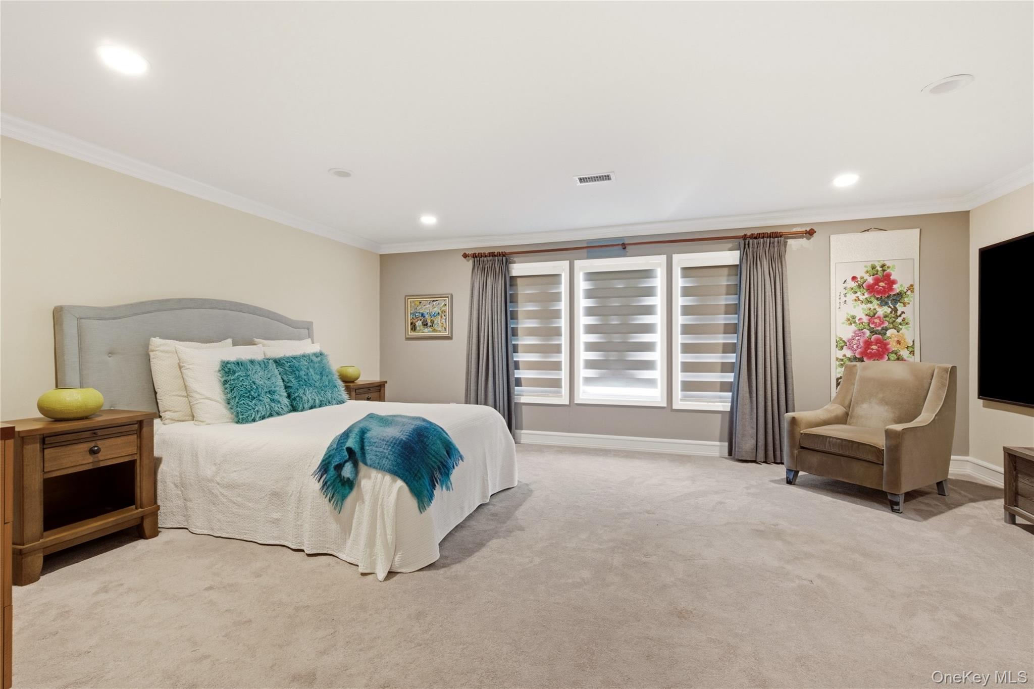  323 Baltustrol Circle, Roslyn, NY, 11576 - 物件實景