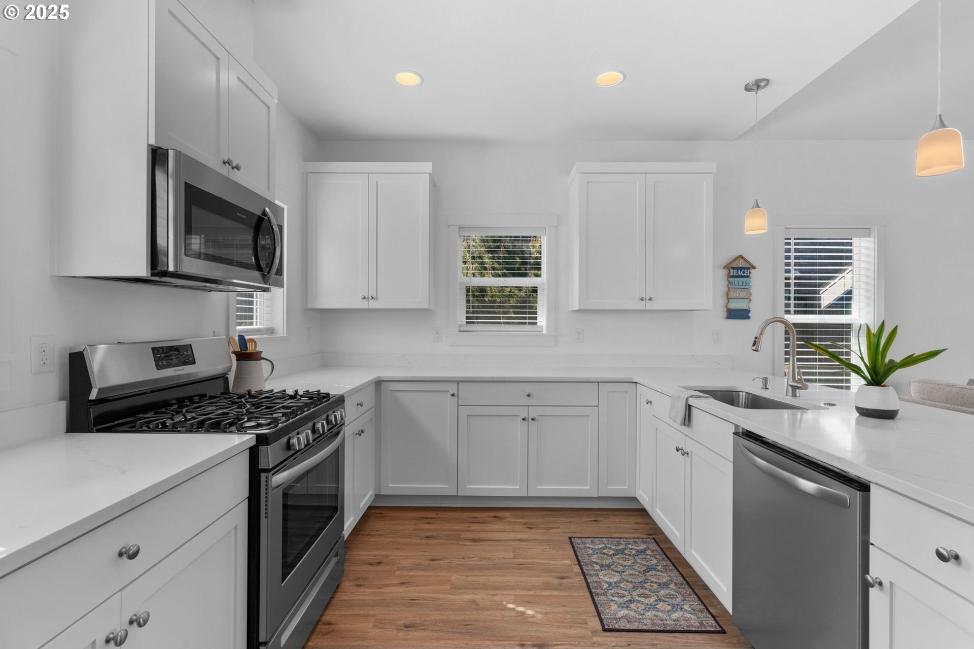 Lincoln City, Oregon, 97367, United States, 2 Bedrooms Bedrooms, ,2 BathroomsBathrooms,Residential,For Sale,1806456