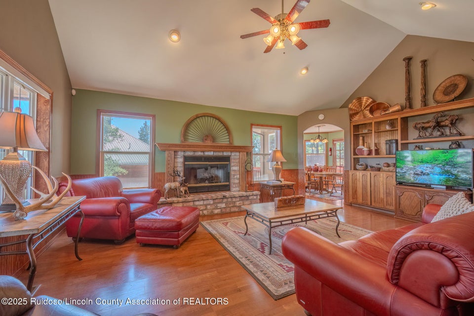 Ruidoso, New Mexico, 88345, United States, 4 Bedrooms Bedrooms, ,3 BathroomsBathrooms,Residential,For Sale,1909726