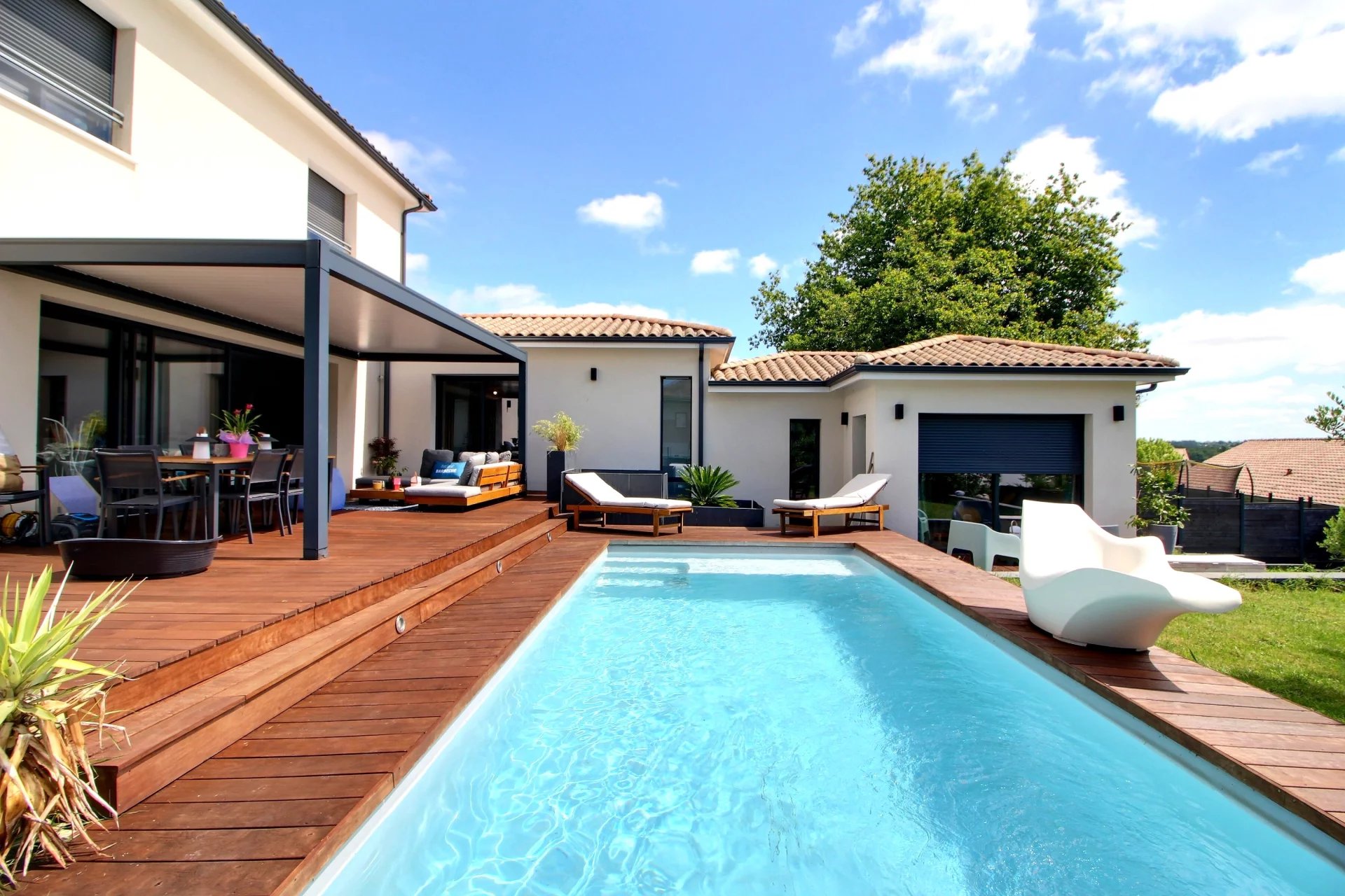 Montussan, New Aquitaine, 33450, FR, 6 Bedrooms Bedrooms, ,3 BathroomsBathrooms,Residential,For Sale,1826689