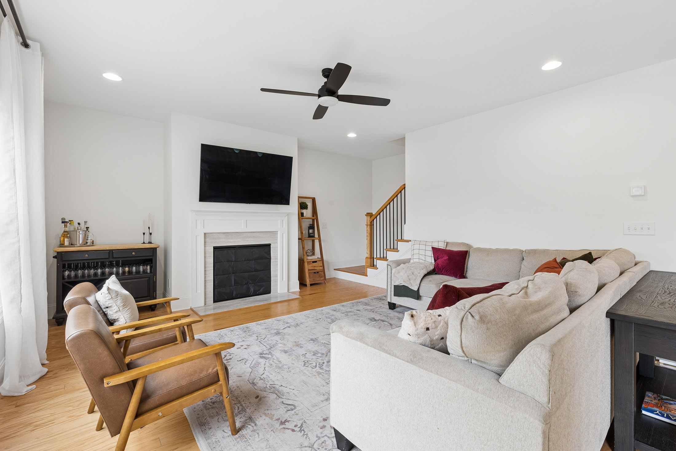  Freshly Updated and Move-in Ready Home in a Prime Westside Location - 物件實景