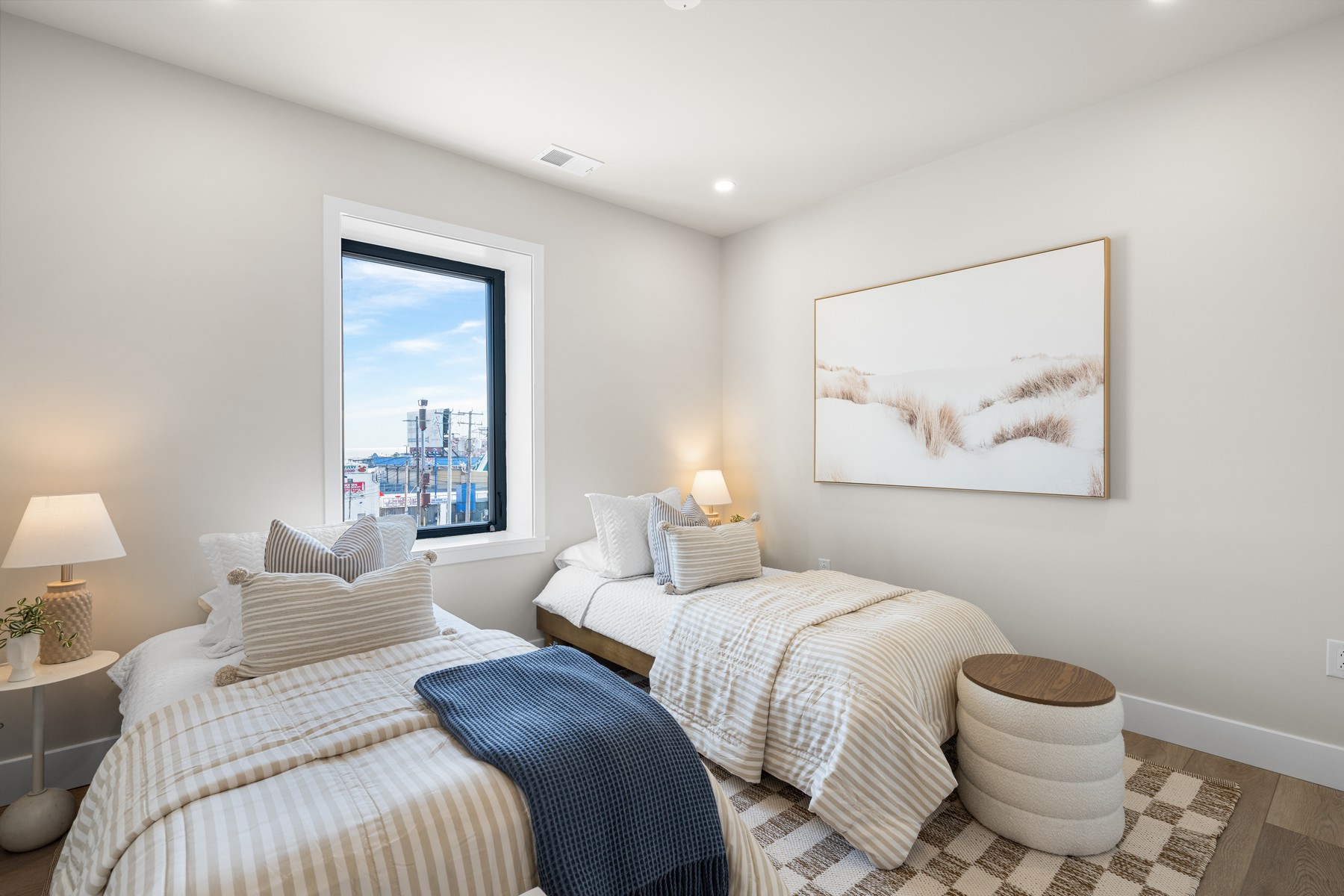  323 E Oak Avenue #101 - 物件實景