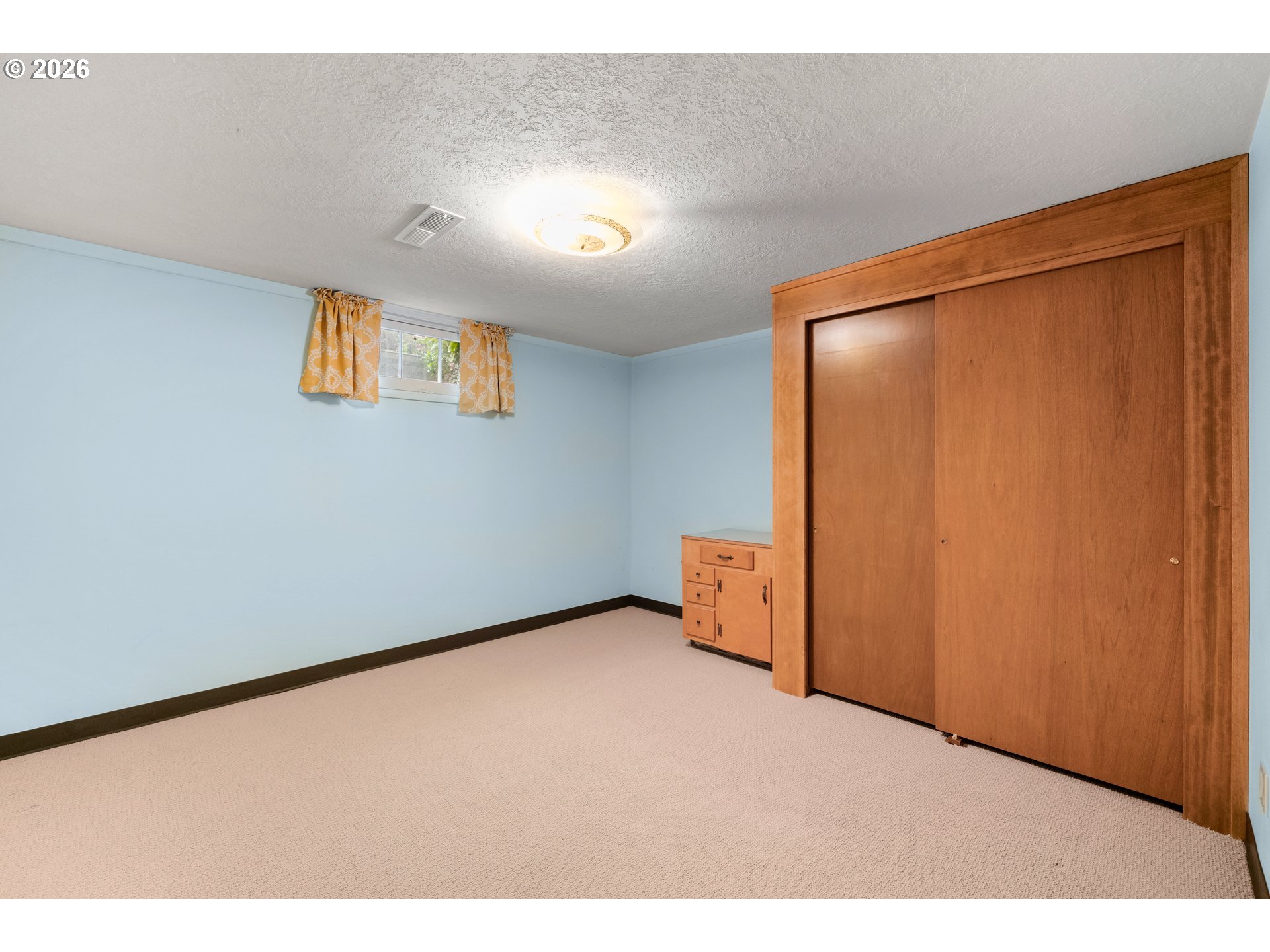 Portland, Oregon, 97230, United States, 3 Bedrooms Bedrooms, ,2 BathroomsBathrooms,Residential,For Sale,2040428