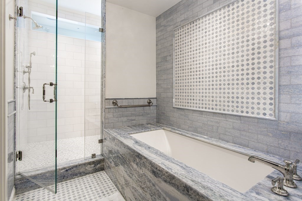 Boston, Massachusetts, 02116, United States, 3 Bedrooms Bedrooms, ,5 BathroomsBathrooms,Residential,For Sale,1941760