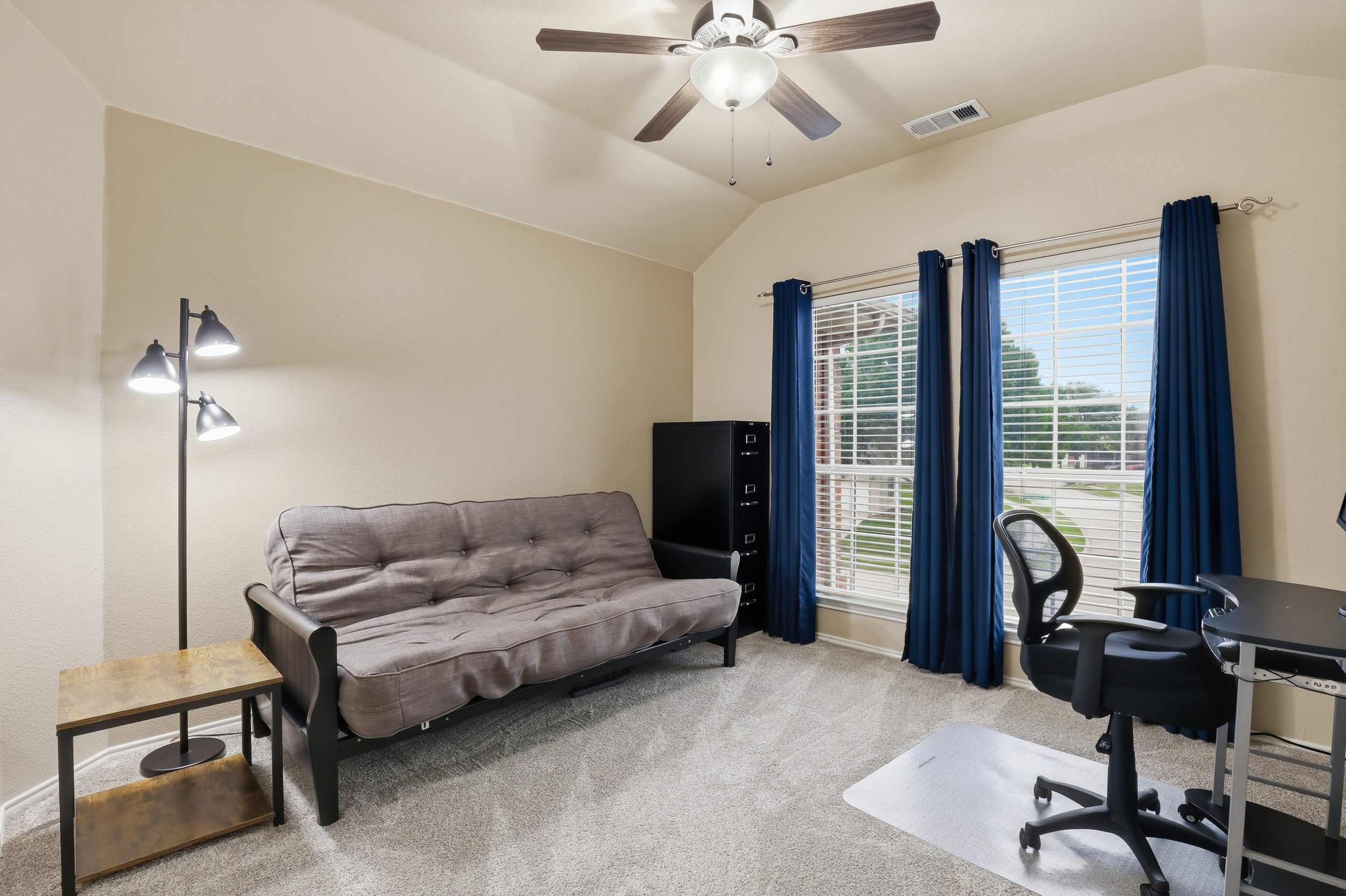  Thoughtful updates, spacious layout, priced to sell - 物件實景