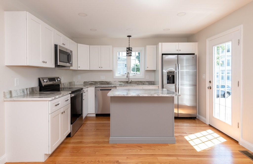 Lynn, Massachusetts, 01905, United States, 3 Bedrooms Bedrooms, ,2 BathroomsBathrooms,Residential,For Sale,1942891