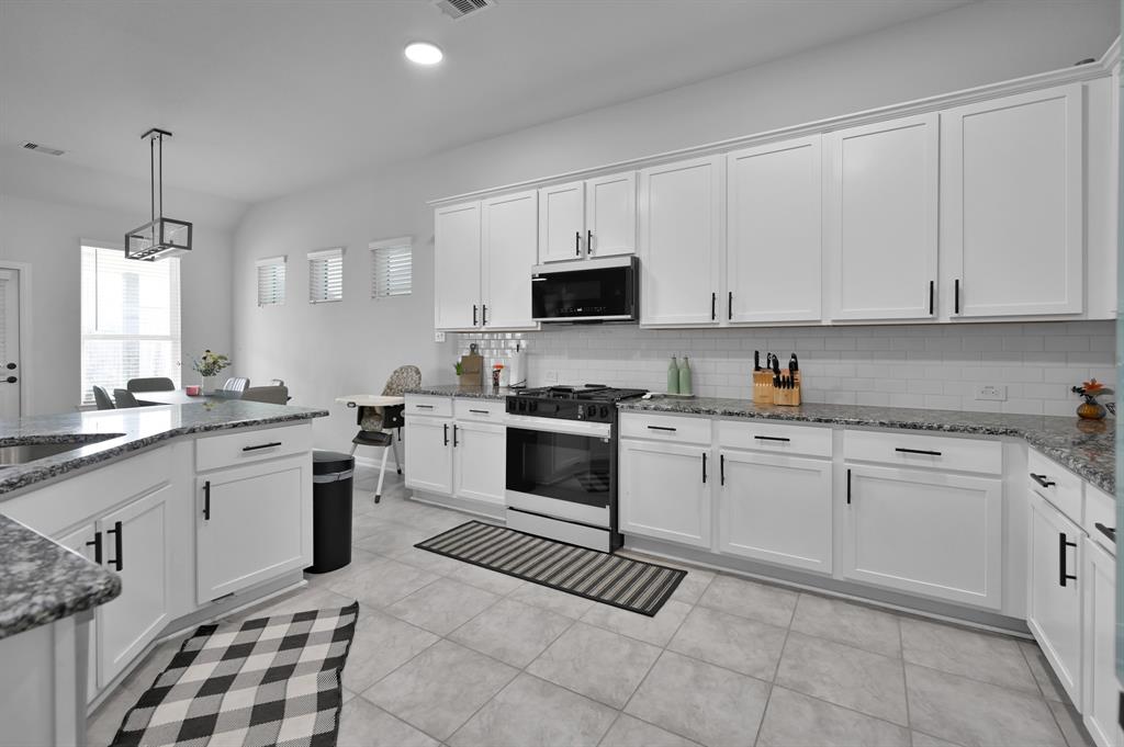 Montgomery, Texas, 77316, United States, 4 Bedrooms Bedrooms, ,4 BathroomsBathrooms,Residential,For Sale,1983339