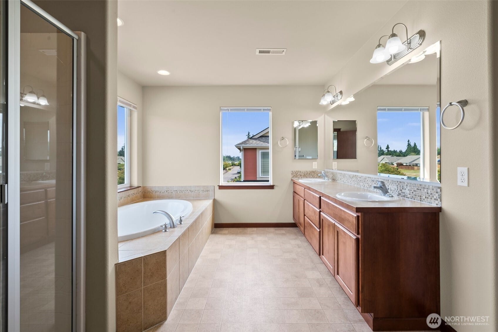 Puyallup, Washington, 98374, United States, 3 Bedrooms Bedrooms, ,3 BathroomsBathrooms,Residential,For Sale,1849998