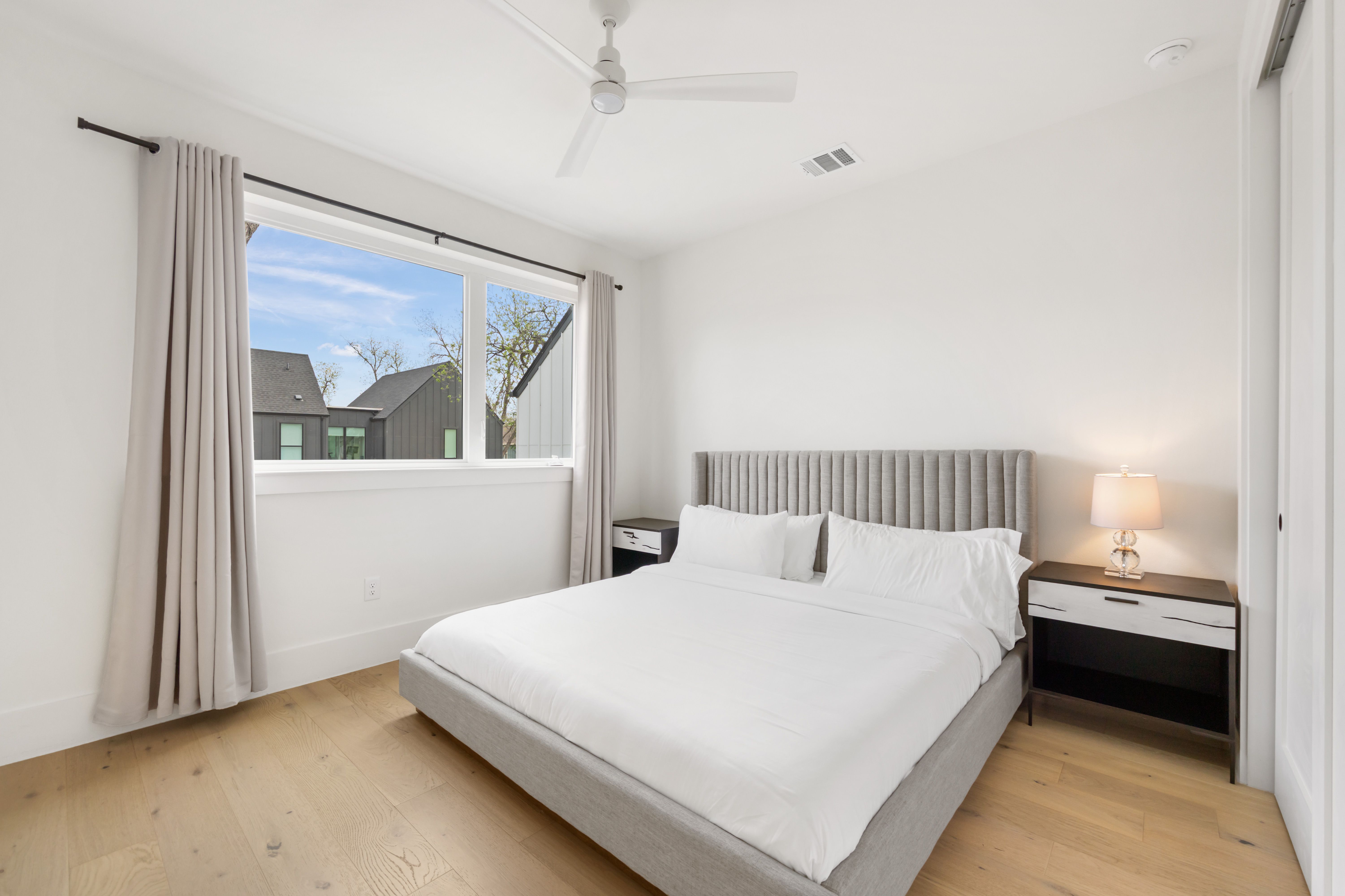  Striking Cobalt Design Home - 物件實景
