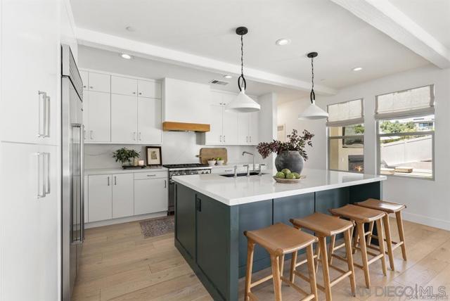Escondido, California, 92029, United States, 5 Bedrooms Bedrooms, ,5 BathroomsBathrooms,Residential,For Sale,2029971