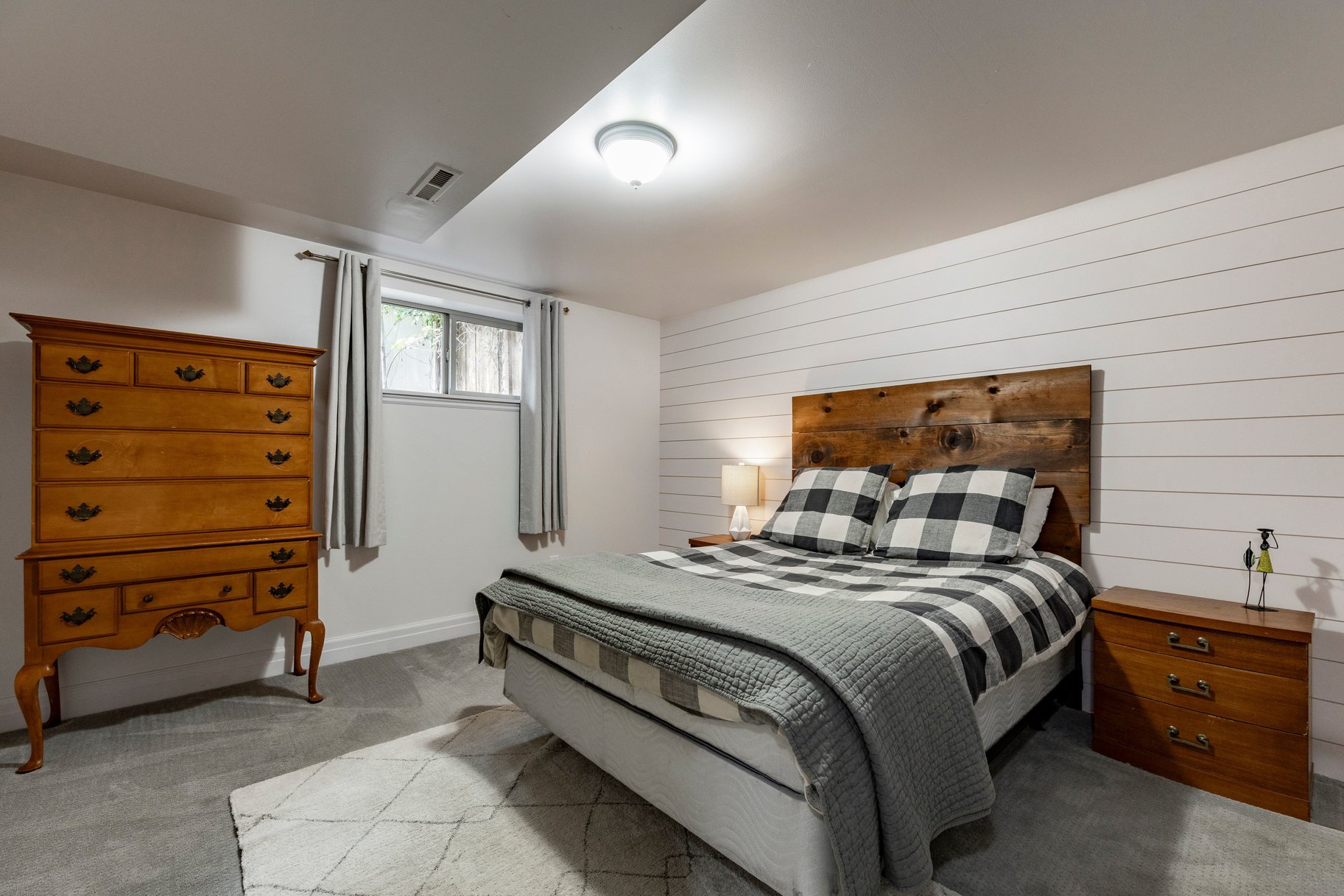  Modernized Millcreek Rambler with Open Living & Private Backyard - 物件實景