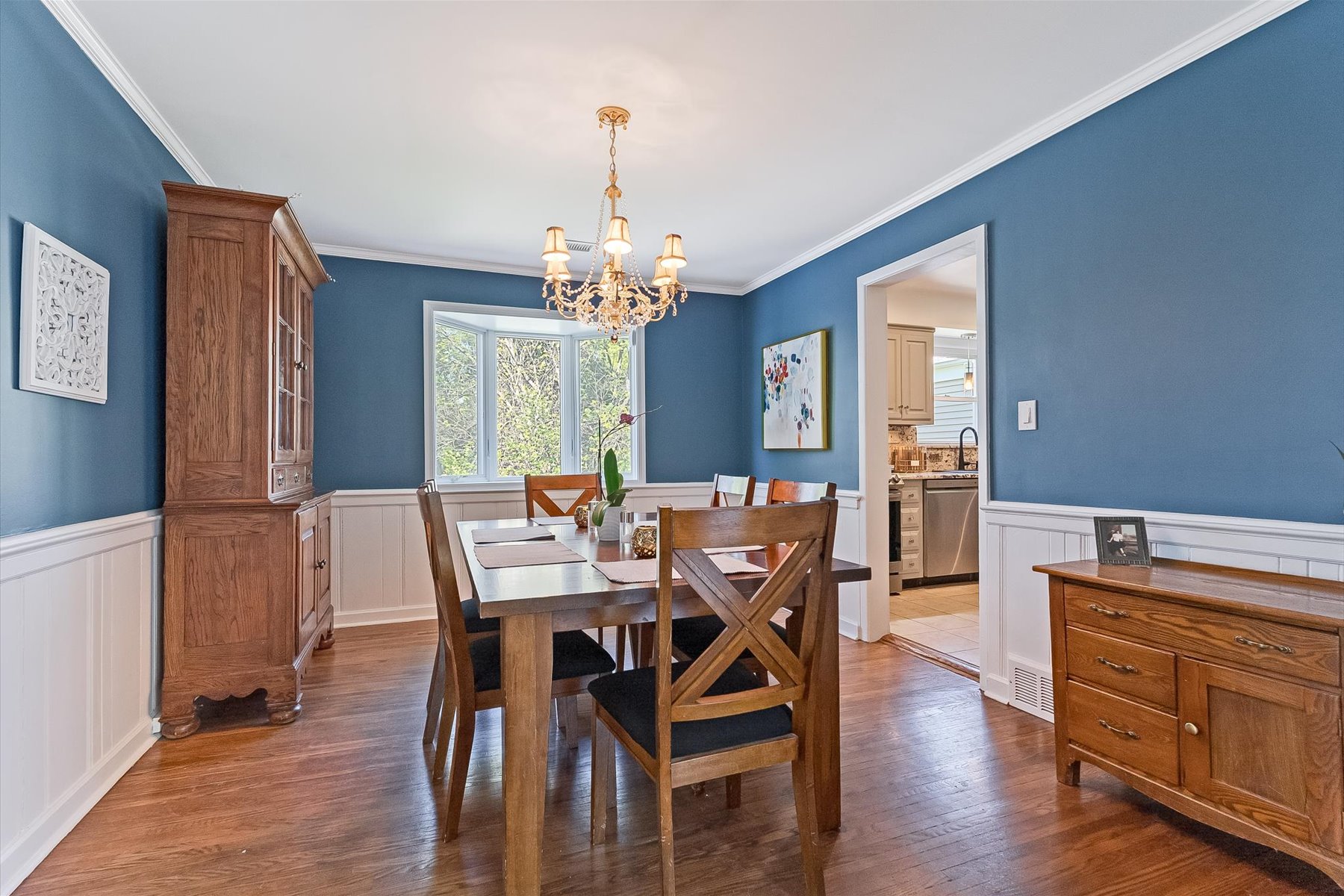  Easy One Floor Ranch Style Home with Vibrant and Perfectly Manicured Property - 物件實景