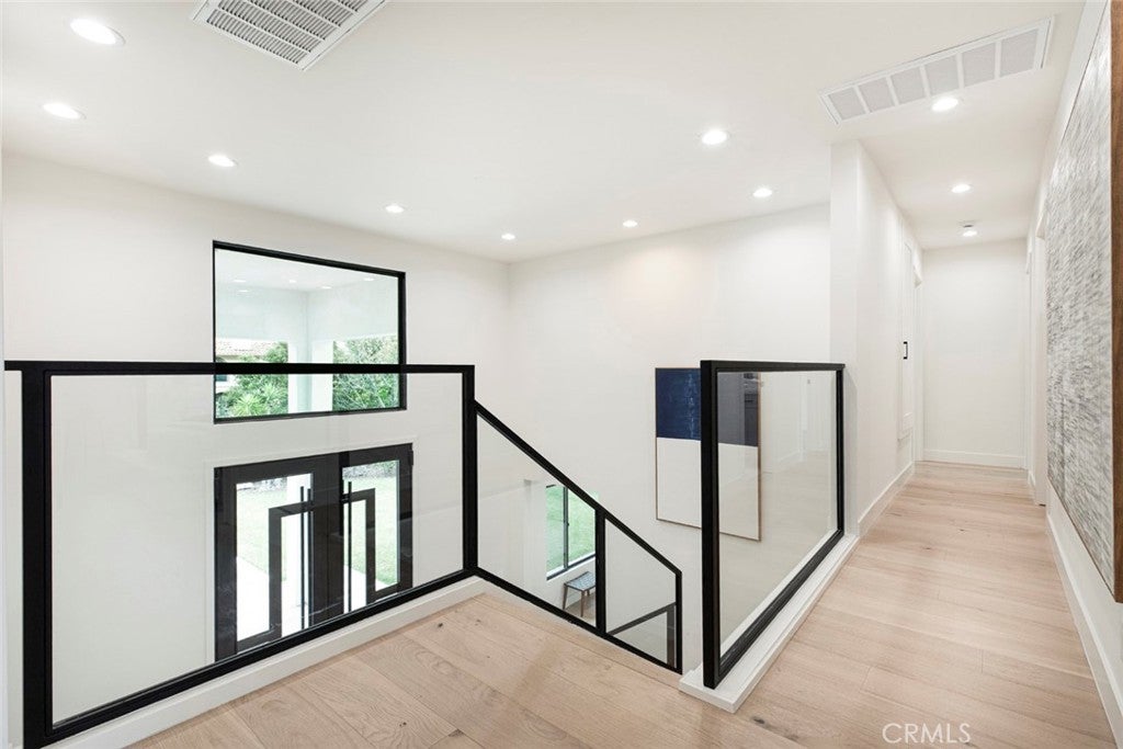 Encino, California, 91316, United States, 6 Bedrooms Bedrooms, ,5 BathroomsBathrooms,Residential,For Sale,1938851