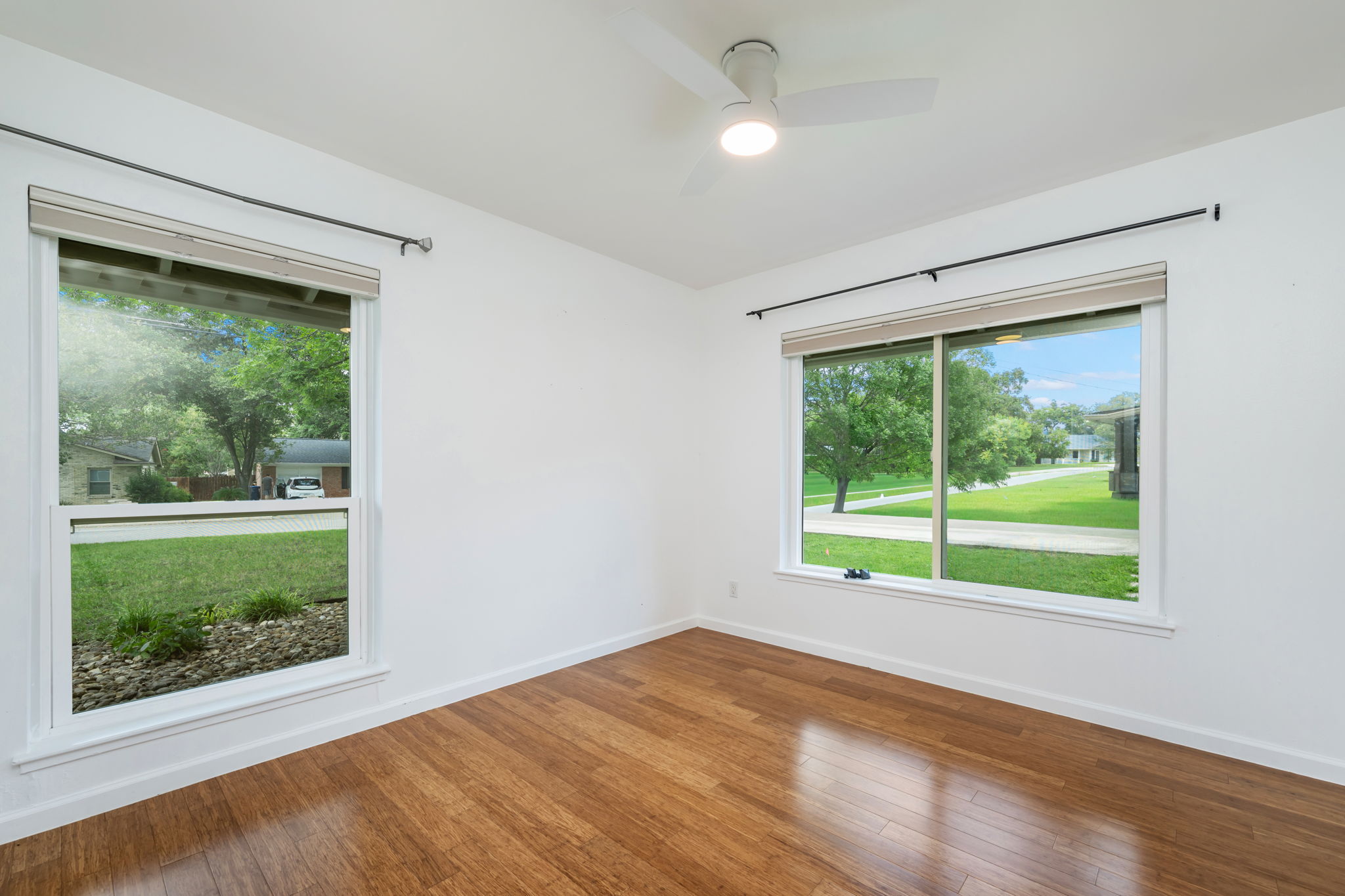  Refined Mid-Century Modern with Casita in Alamo Heights ISD - 物件實景